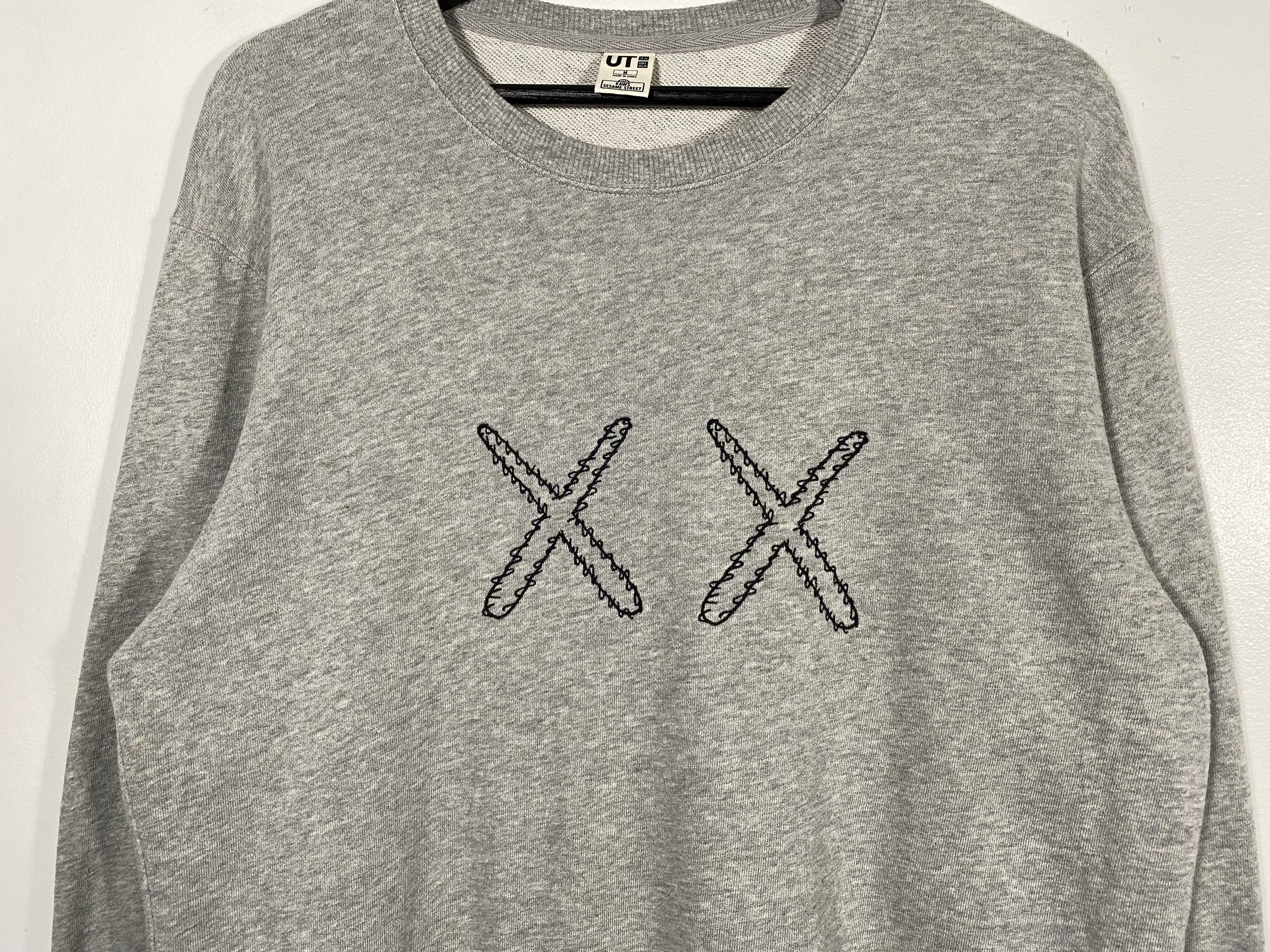 Kaws × Uniqlo Uniqlo x KAWS x Sesame Street Companion Character Crewneck Size US M / EU 48-50 / 2 - 3 Thumbnail