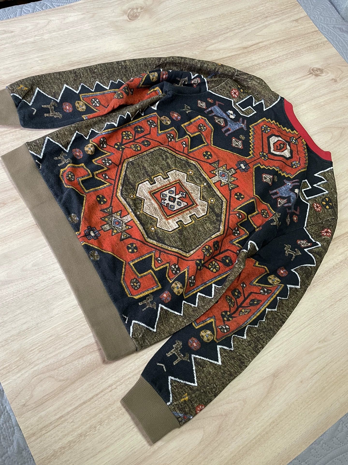Givenchy Givenchy Bohemian Pullover Sweatshirt M Like New Size US M / EU 48-50 / 2 - 3 Thumbnail