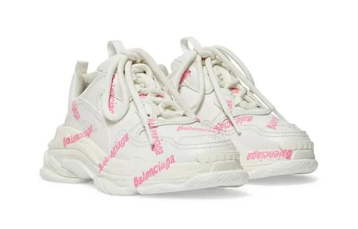 Balenciaga o1tr1nto0226 KIDS Size: 25 / Triple S Logotype Sneaker White Size US 4 / IT 34 - 2 Thumbnail