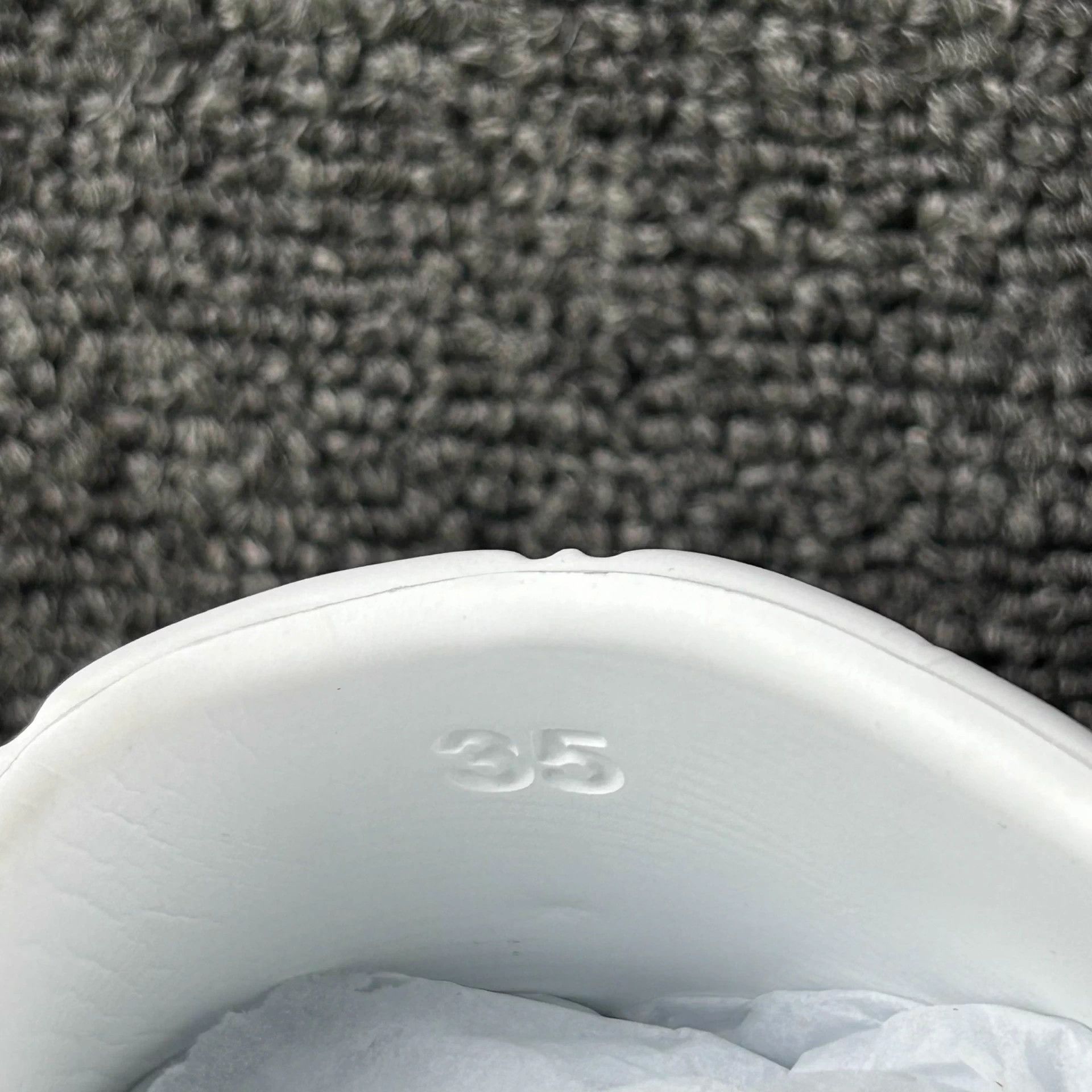 Louis Vuitton LV White Monogram Slippers 35 Size US 4 / IT 34 - 7 Thumbnail