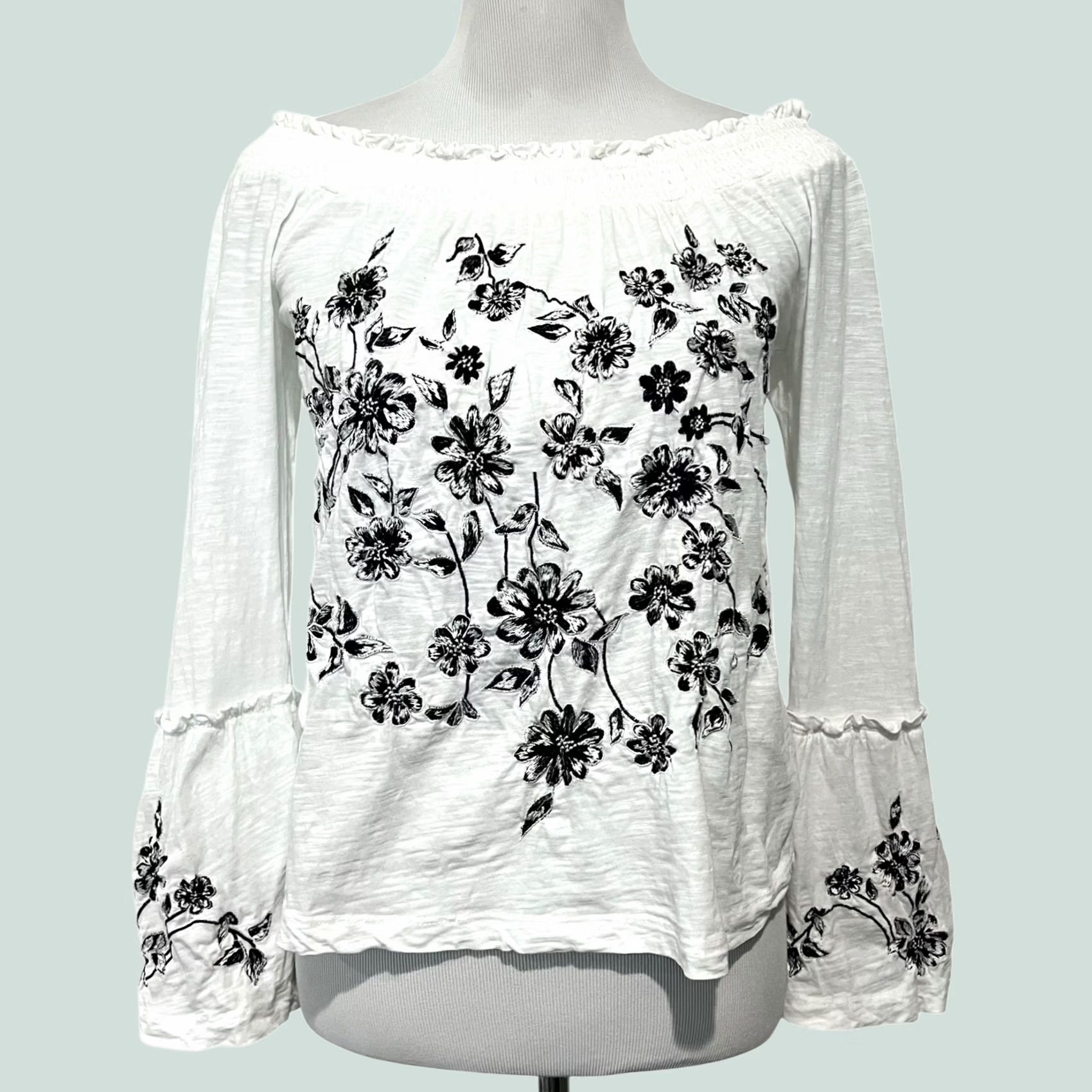 Anthropologie VINTAGE Anthropologie Annie Embroidered Off-The-Shoulder White Blouse XS Women Bell Sleeve Freindly Size XS / US 0-2 / IT 36-38 - 1 Thumbnail