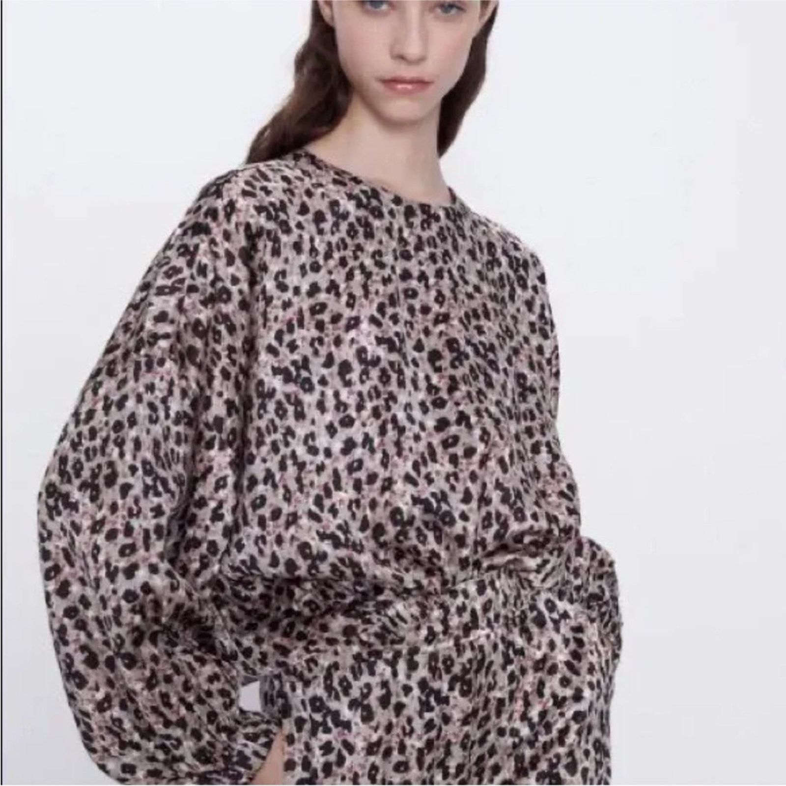 Zara Zara Leopard Print Blouson Sleeve Sateen Shirt, EUC, Small Size S / US 4 / IT 40 - 4 Thumbnail