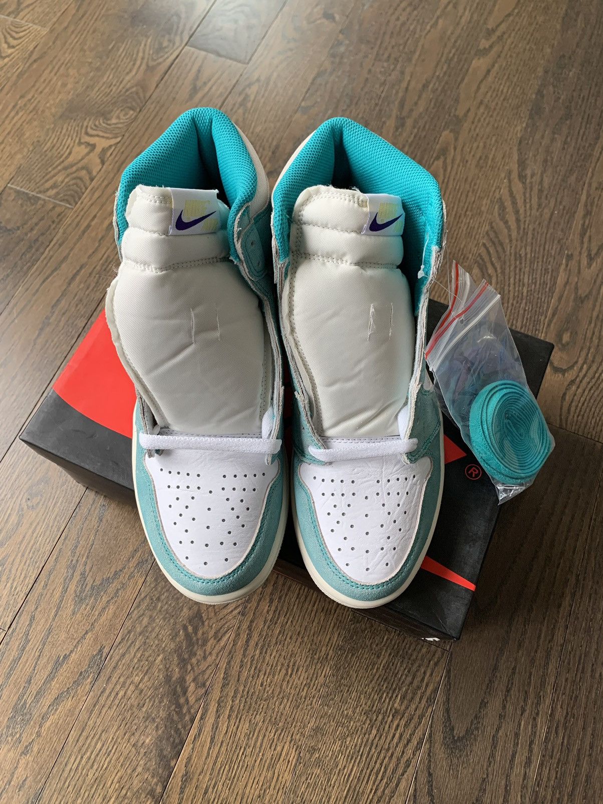 Jordan Brand AIR JORDAN 1 HIGH OG 'TURBO GREEN' Size US 8.5 / EU 41-42 - 5 Thumbnail
