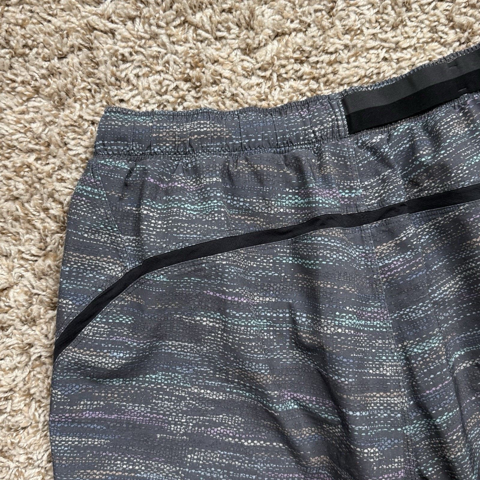 Lululemon LuluLemon Surge Running Shorts Athletic Small 5” Inseam Grey Size US 30 / EU 46 - 9 Thumbnail