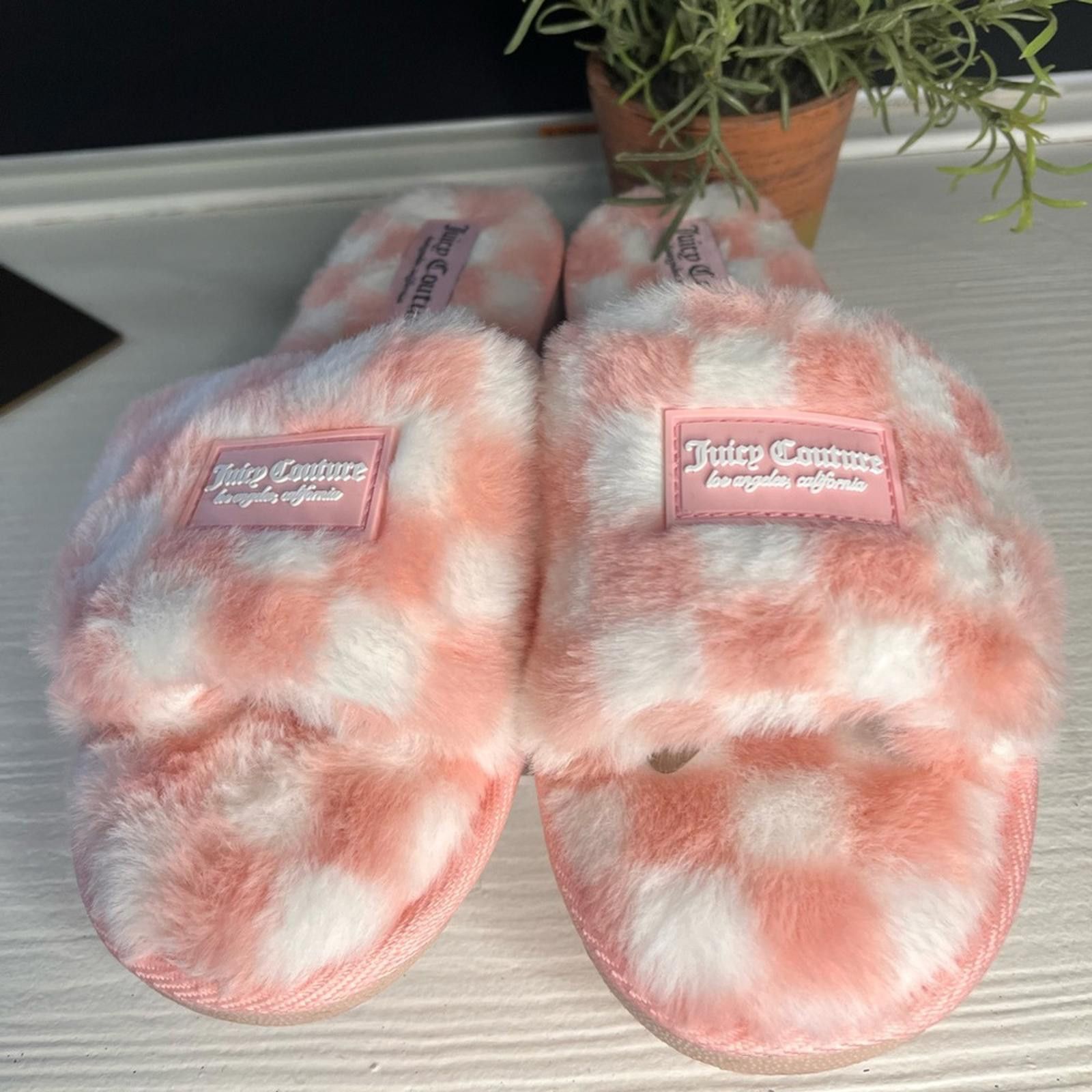 Juicy Couture Jeans Juicy Couture Hero Pink Fuzzy Slippers Slides Sz 6.5-7.5 New Size US 7.5 / IT 37.5 - 1 Thumbnail