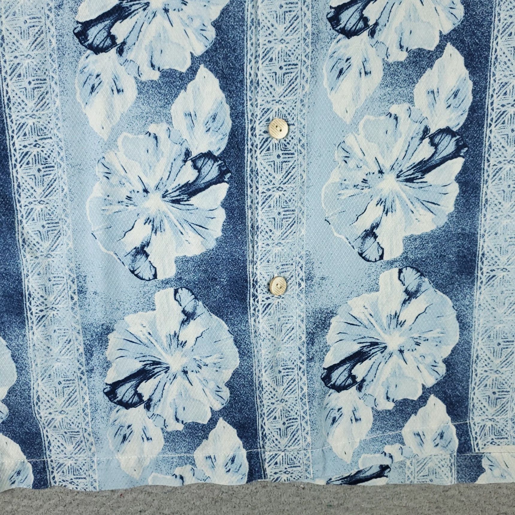 Tommy Bahama Tommy Bahama Shirt Mens Large Blue Floral Stripe Hawaiian Short Sleeve Button Up Size US L / EU 52-54 / 3 - 3 Thumbnail