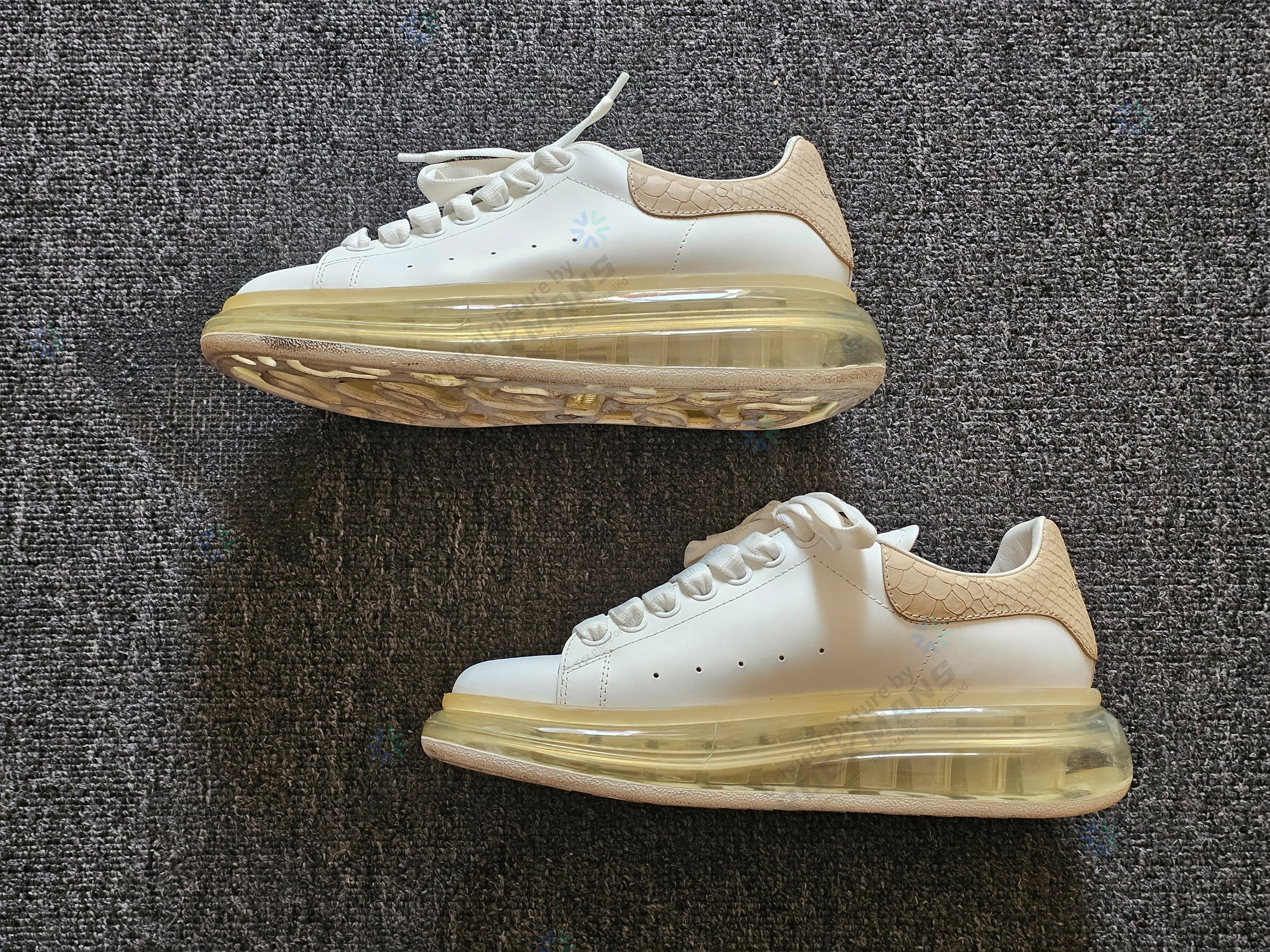 Alexander McQueen Alexander McQueen Oversized Clear Sole Sneakers Size 38 Size US 8 / IT 38 - 6 Thumbnail