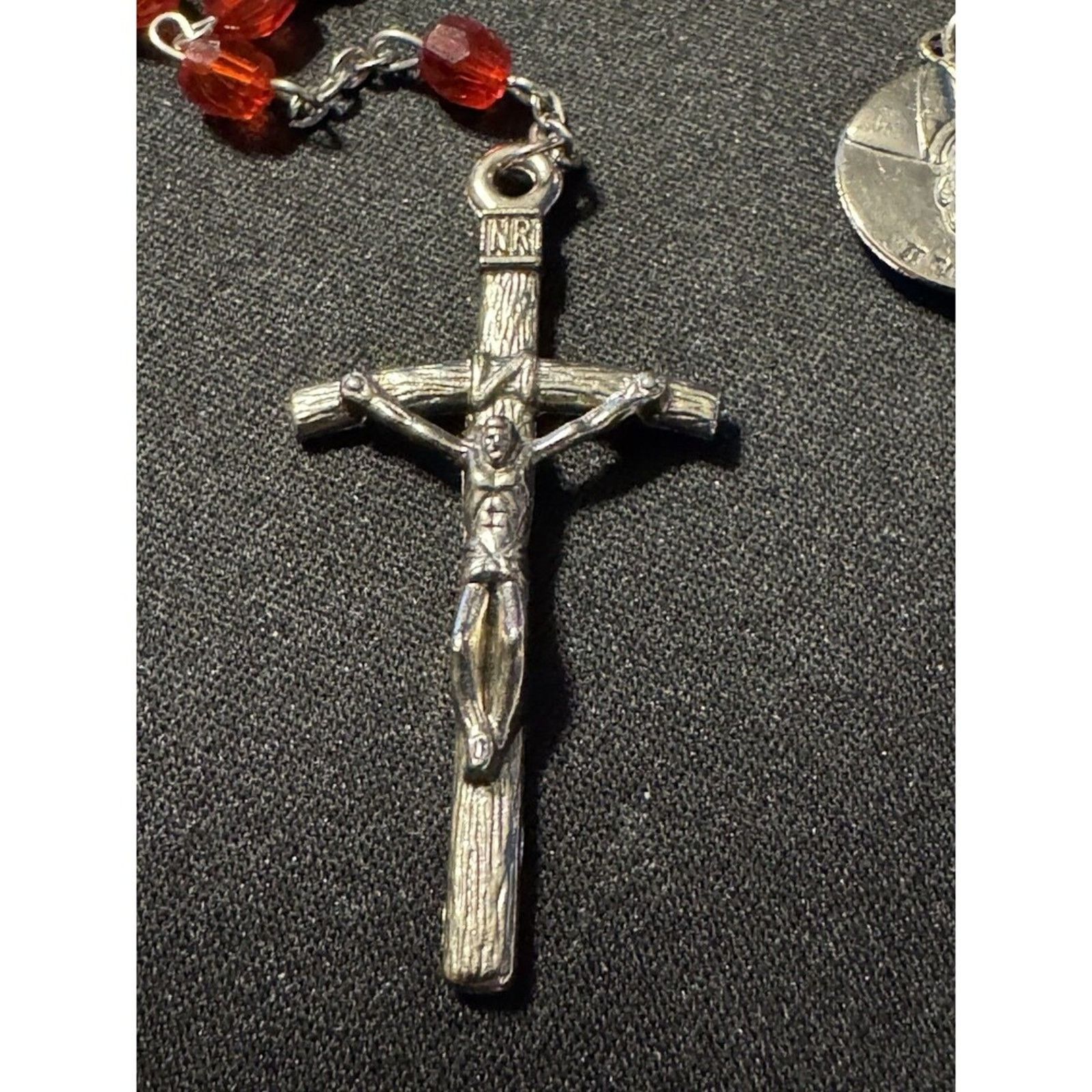 Other Rosary w/ Pope John Paul II Red Glass Beads Size ONE SIZE - 3 Thumbnail