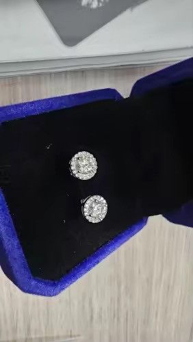 Jewelry Moissanite 0.5 ct earrings - send offers Size ONE SIZE - 2 Thumbnail