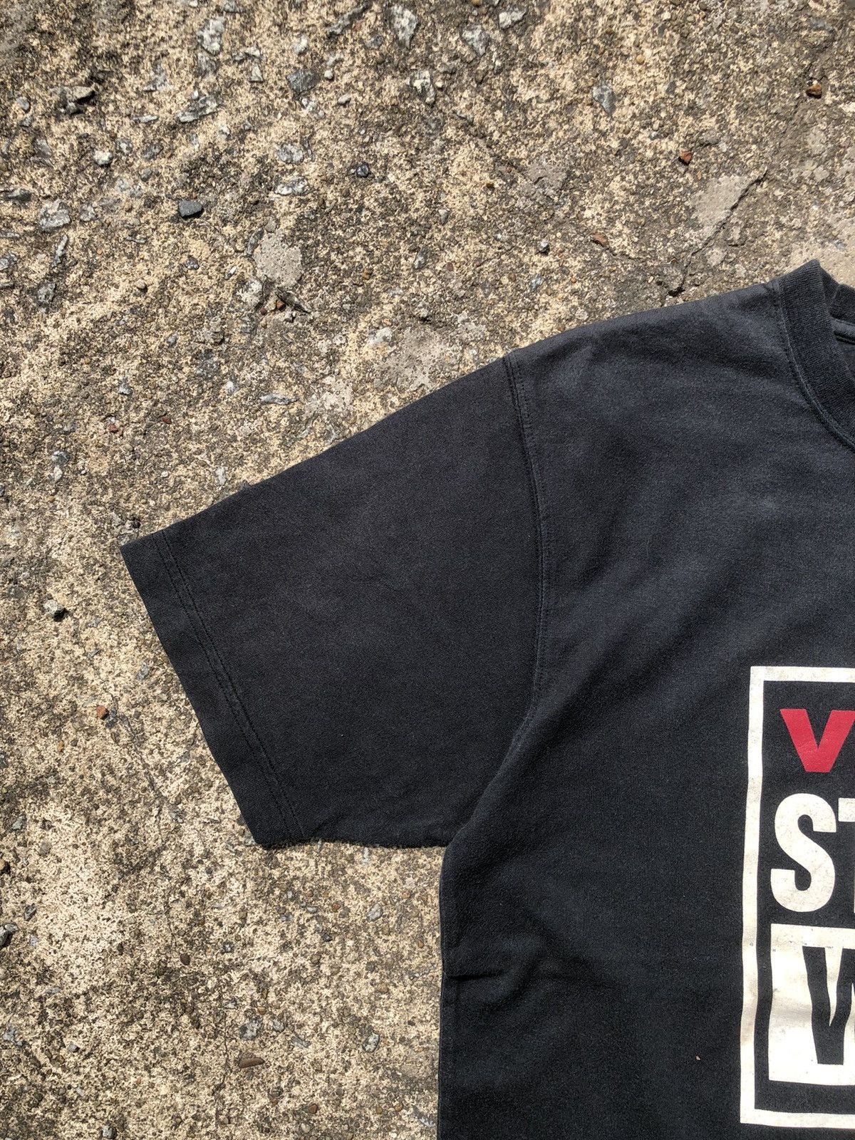 Vision Streetwear Vintage Sunfaded Y2K Vision Street Wear Logo Tee Size US M / EU 48-50 / 2 - 7 Thumbnail