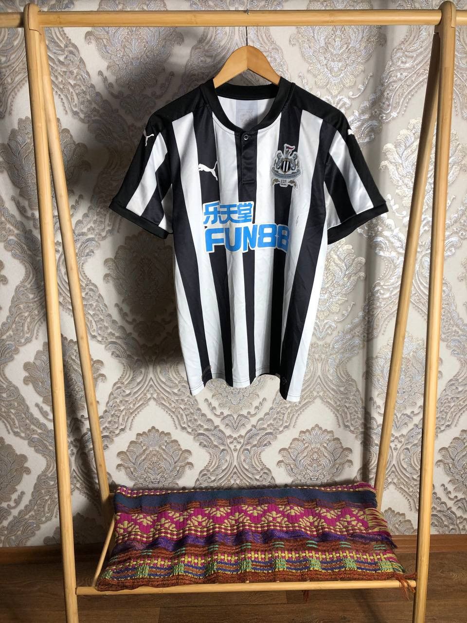 Puma VINTAGE PUMA FC NEW CASTLE UNITED ENGLAND SOCCER JERSEY Y2K Size US L / EU 52-54 / 3 - 1 Thumbnail
