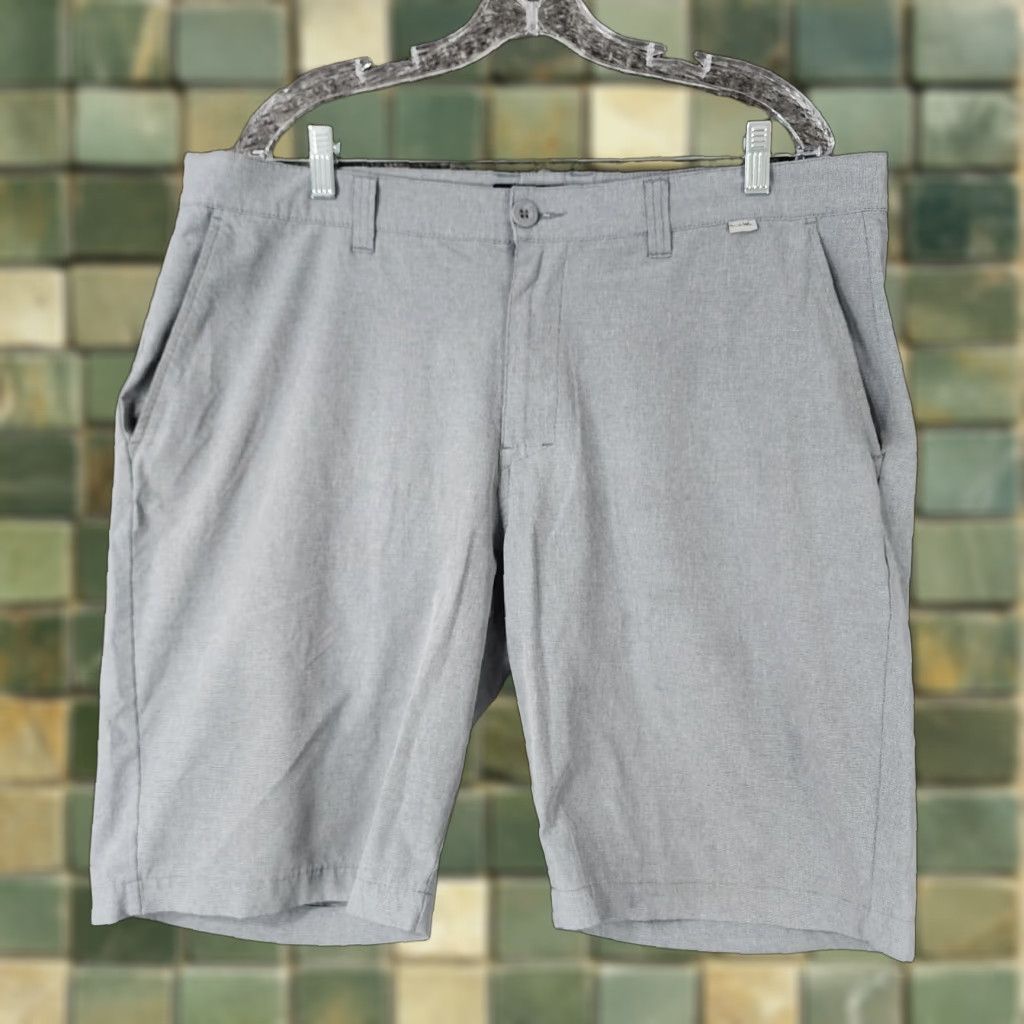 TravisMathew Travis Mathew Men's Blue Chino Shorts Size 38 Size US 38 / EU 54 - 1 Thumbnail
