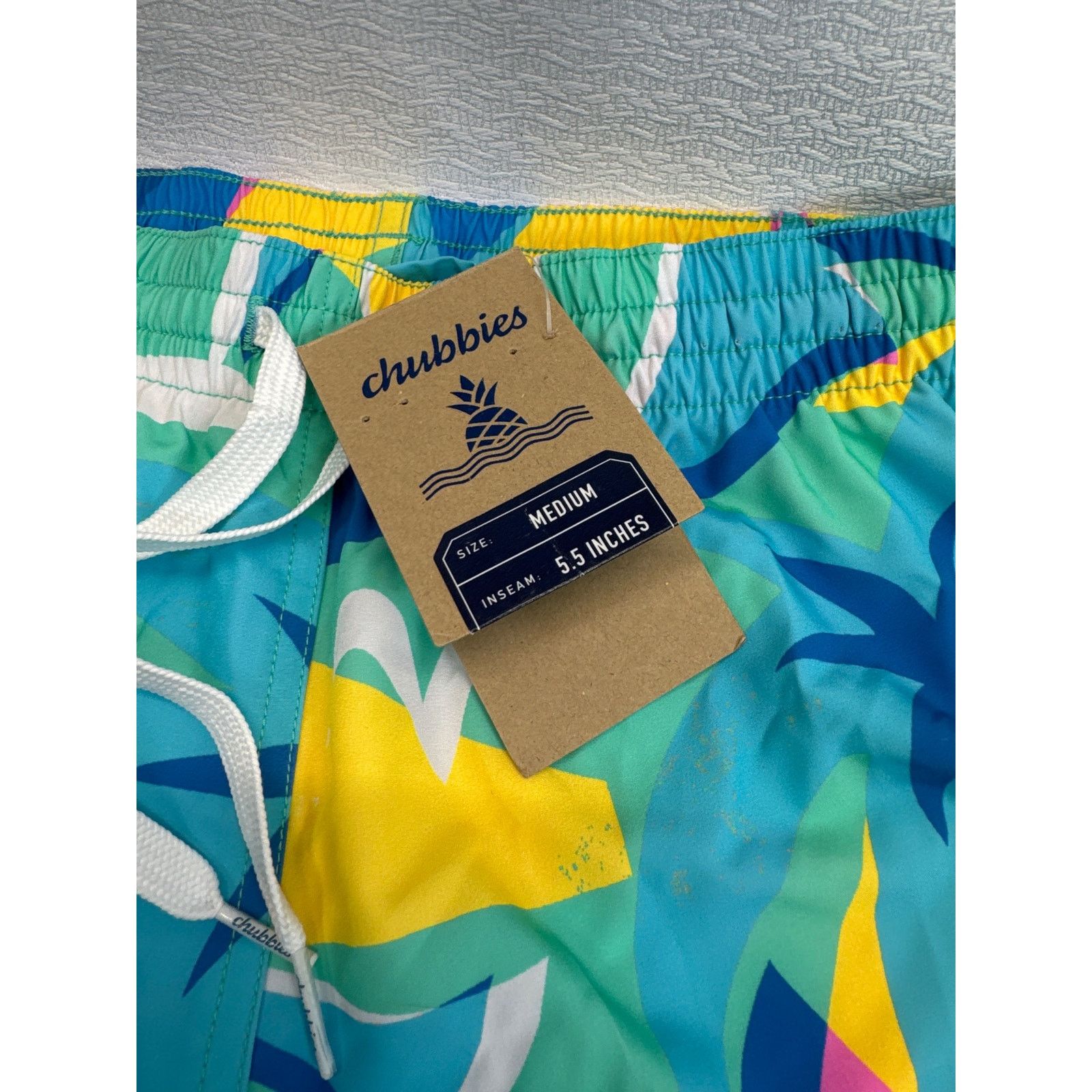 Chubbies Chubbies "Wave Dashers” 5.5” swim trunk men sz M Size US 32 / EU 48 - 3 Thumbnail
