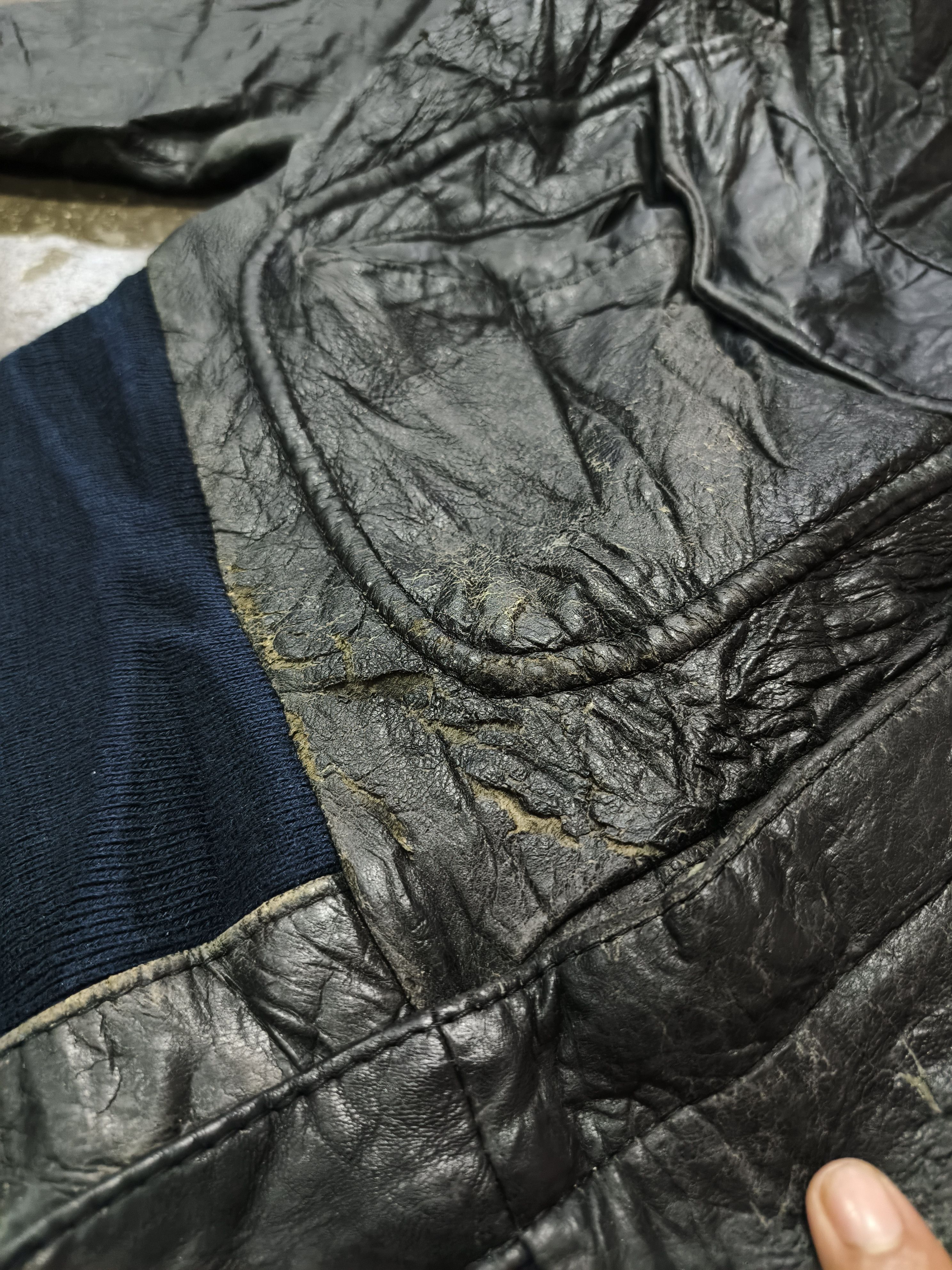 Avirex True Vtg DISTRESSED Avirex Map Lining Type G1 Us Navy Jacket Size US L / EU 52-54 / 3 - 5 Thumbnail