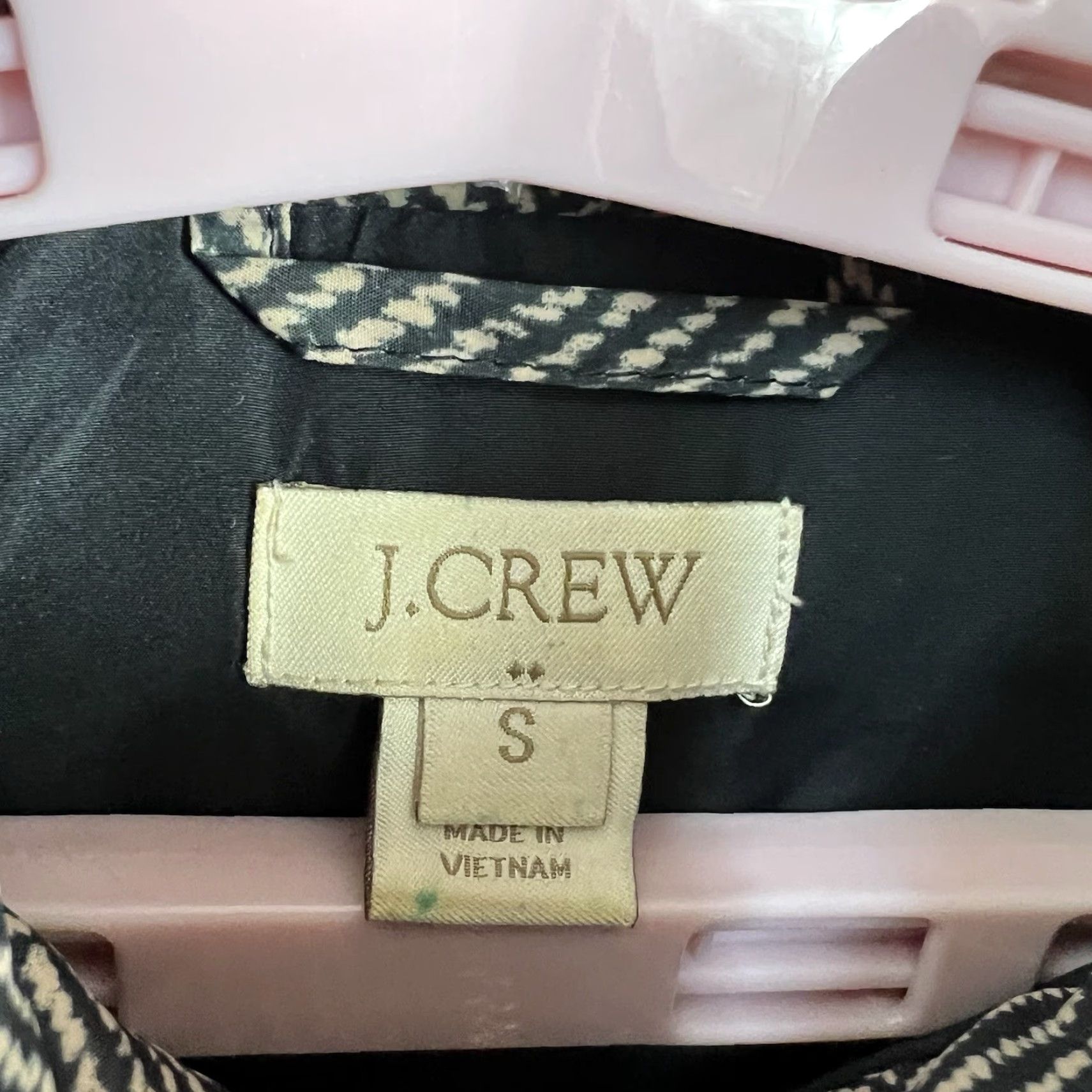 J.Crew J. Crew Herringbone Down Puffer Vest Women’s S Grey Puffer Jacket Vest Women S Grey Size S / US 4 / IT 40 - 5 Thumbnail