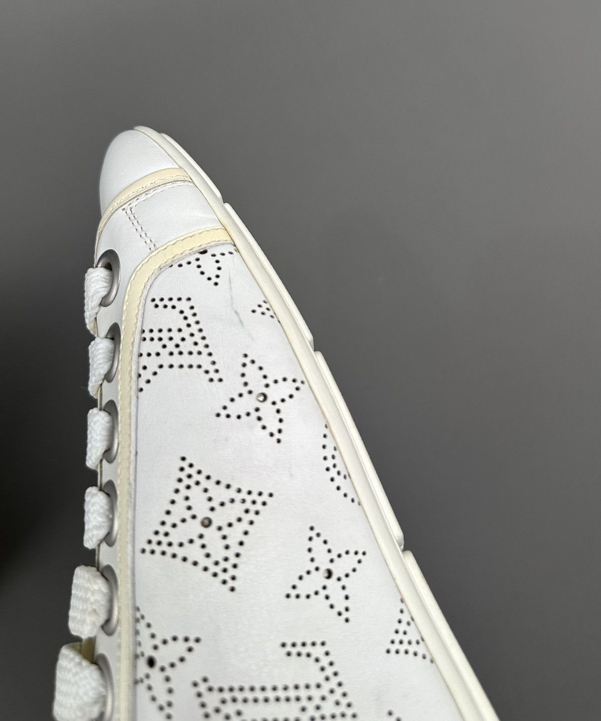 Louis Vuitton Louis Vuitton - Mahina Trainer Sneakers - Monogram Details Size US 7.5 / IT 37.5 - 10 Thumbnail
