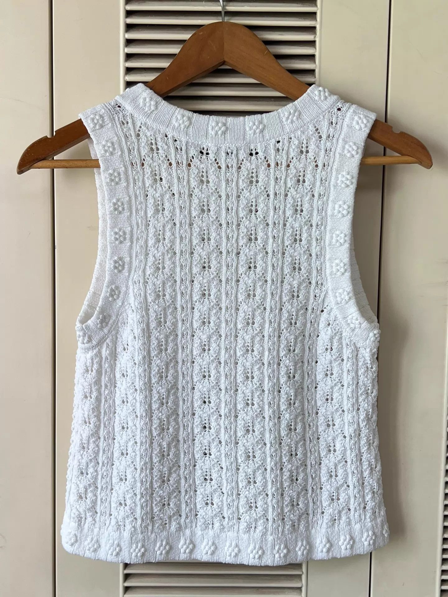 Chanel CHANEL White Crochet Openwork Knit Vest 34 Size XS / US 0-2 / IT 36-38 - 2 Thumbnail