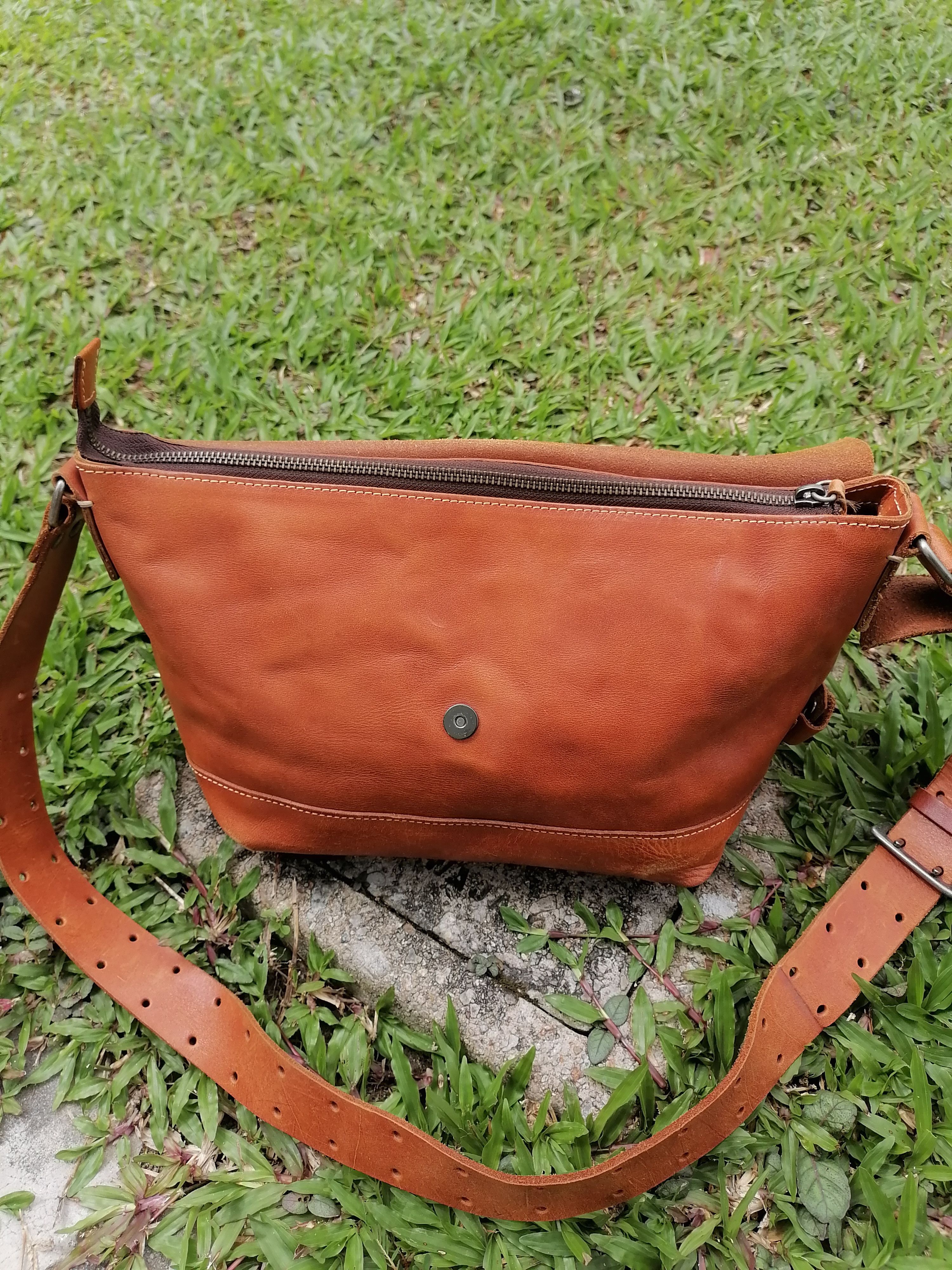 Japanese Brand Japan Leather Craft H 1203 Mano Fece Sling / Crossbody Bag Size ONE SIZE - 7 Thumbnail
