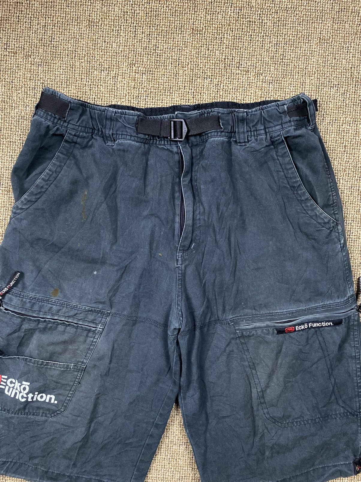 Ecko Unltd. Vintage Faded Ecko Function Cargo Shortpants Size US 35 - 6 Thumbnail