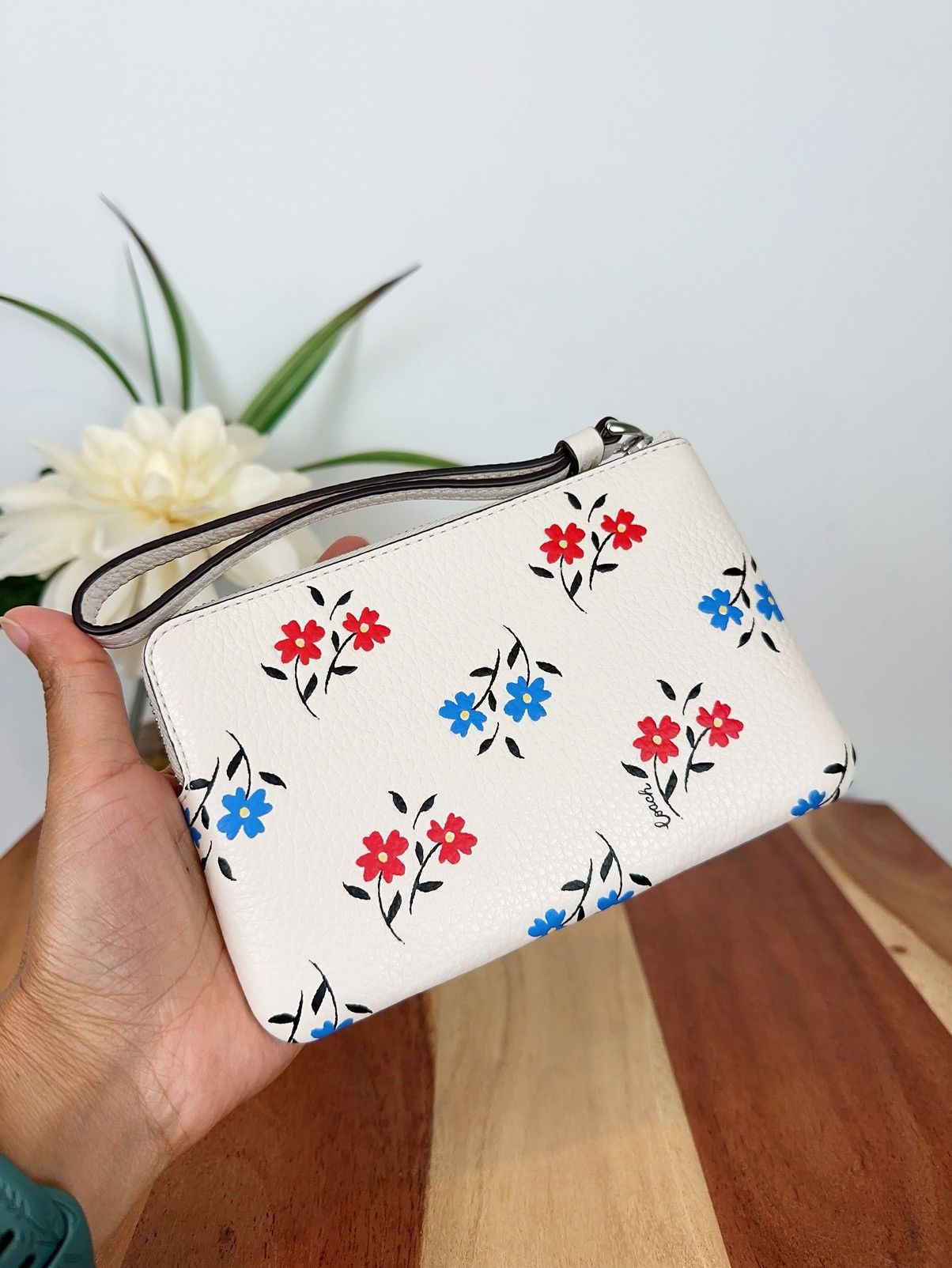 Coach NWT Coach Leather Corner Zip Wristlet With Floral Print Size ONE SIZE - 3 Thumbnail