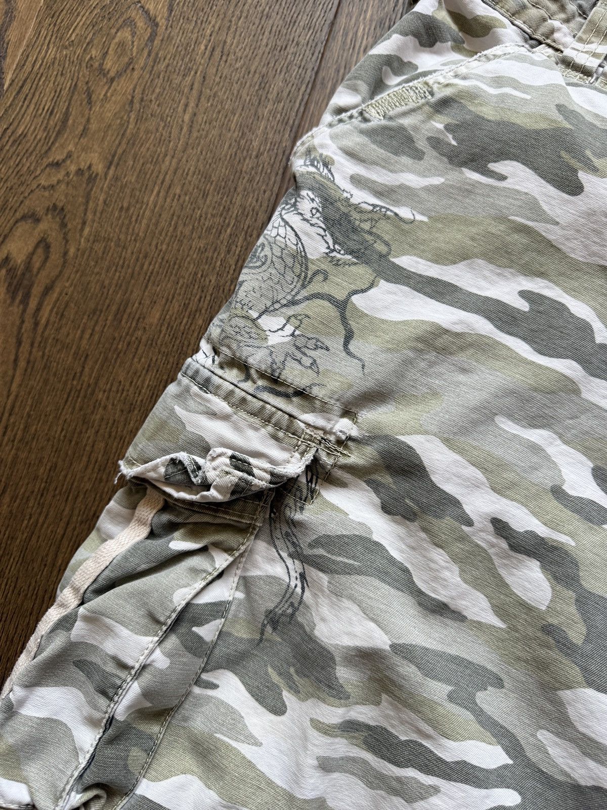 Vintage Vintage Y2K No Boundaries Dragon Camo Cargo Shorts Size US 38 / EU 54 - 5 Thumbnail