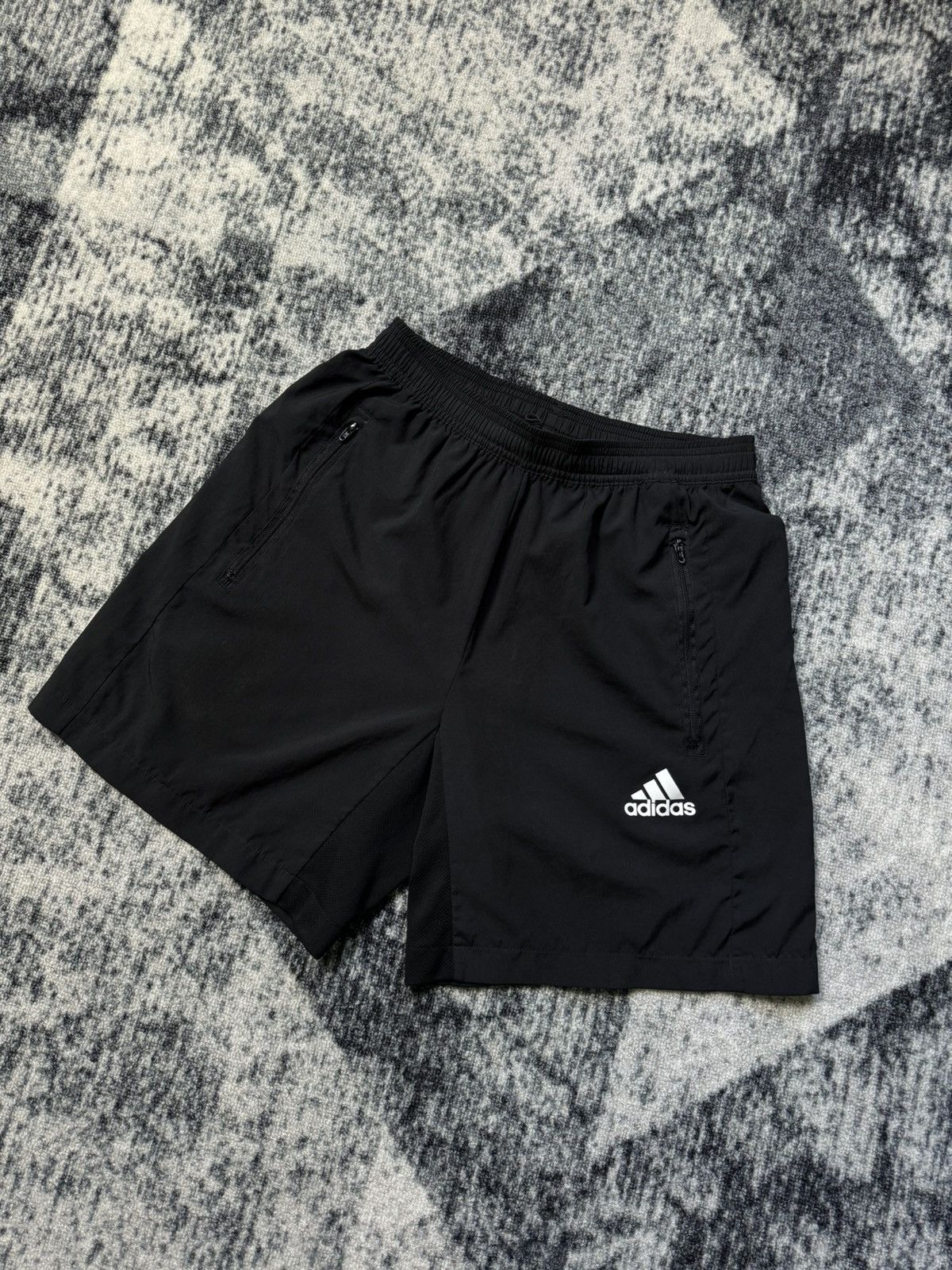 Adidas Vintage Adidas Shorts Sportswear Aeroready Designed 2 Move Size US 30 / EU 46 - 1 Thumbnail