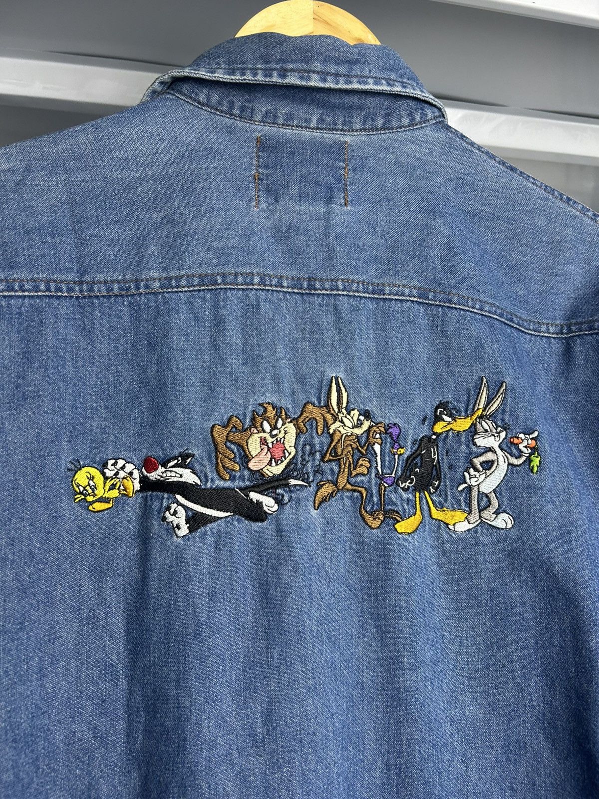 Warner Bros Vintage warner Bros Looney tunes Denim shirt Size US XL / EU 56 / 4 - 4 Thumbnail