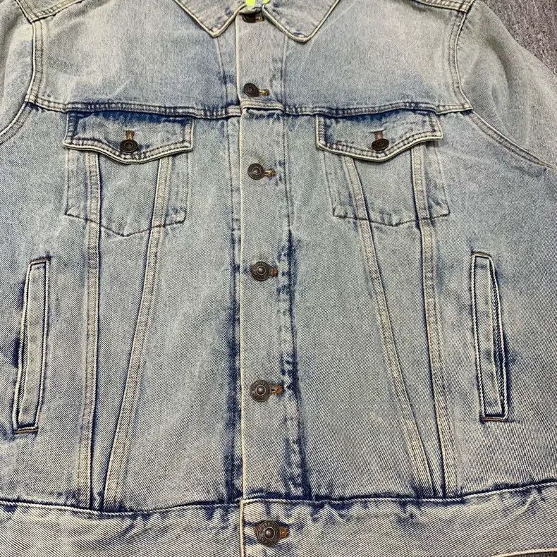 Balenciaga Balenciaga Light Blue Washed Destroyed Back Embroidered Lo Size US L / EU 52-54 / 3 - 8 Thumbnail
