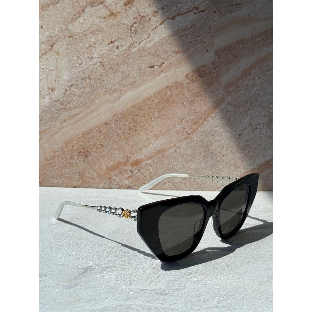 Gucci NEW Gucci GG0641S Black Crystal Cat Eye Sunglasses $695 Size ONE SIZE - 9 Thumbnail