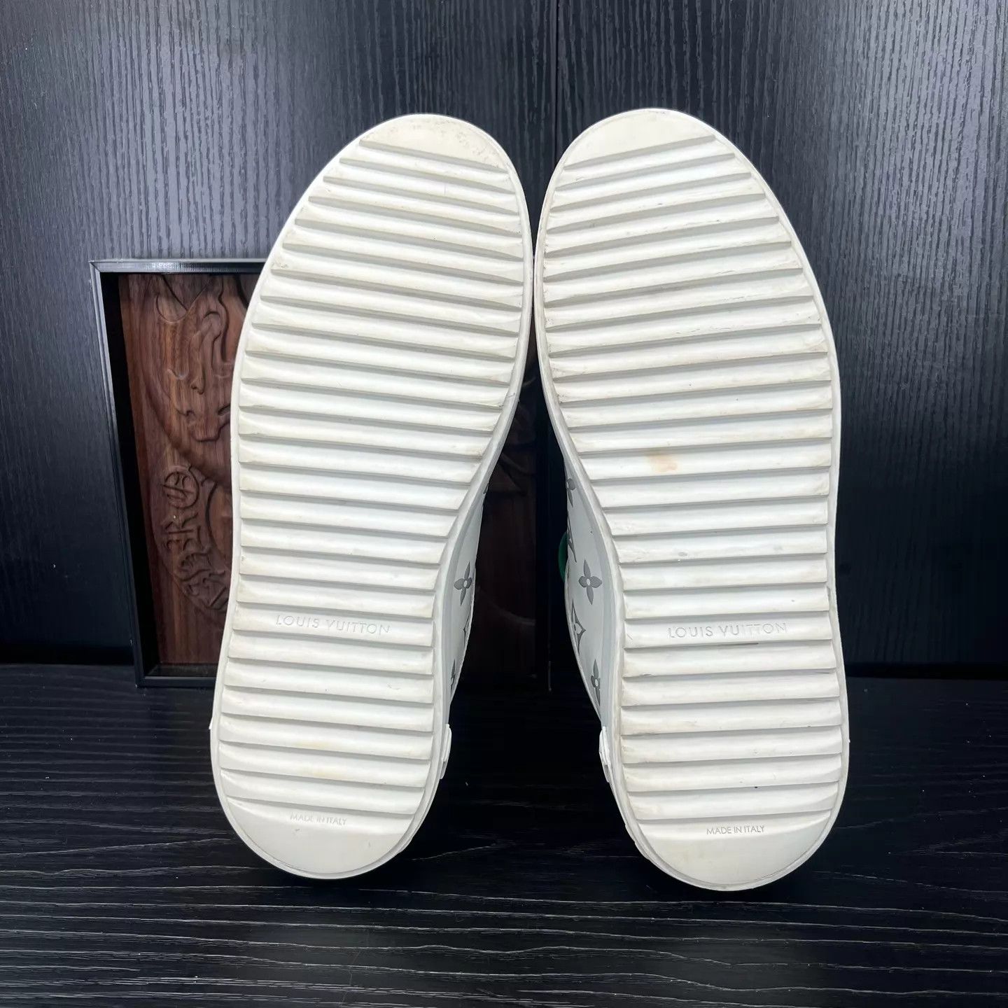Louis Vuitton LV Time Out Silver/White All Over 38.5 MINT Size US 8 / IT 38 - 3 Thumbnail