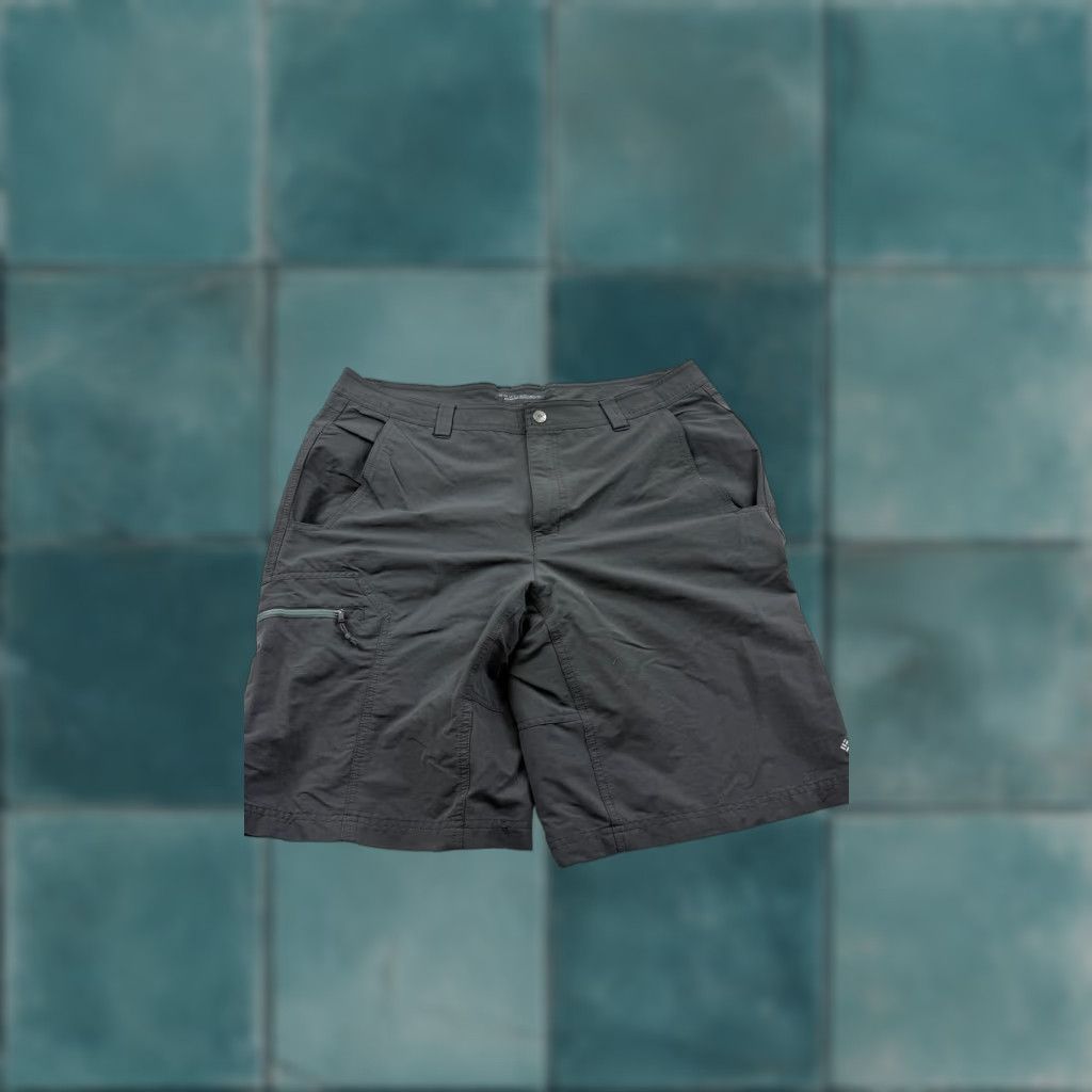 Vintage Columbia Shorts Mens 38 Omni-Shield Advanced Repellency Hiking Outdoor Pocket Cargo Regular Gray Men's Short Pants Size US 38 / EU 54 - 1 Thumbnail