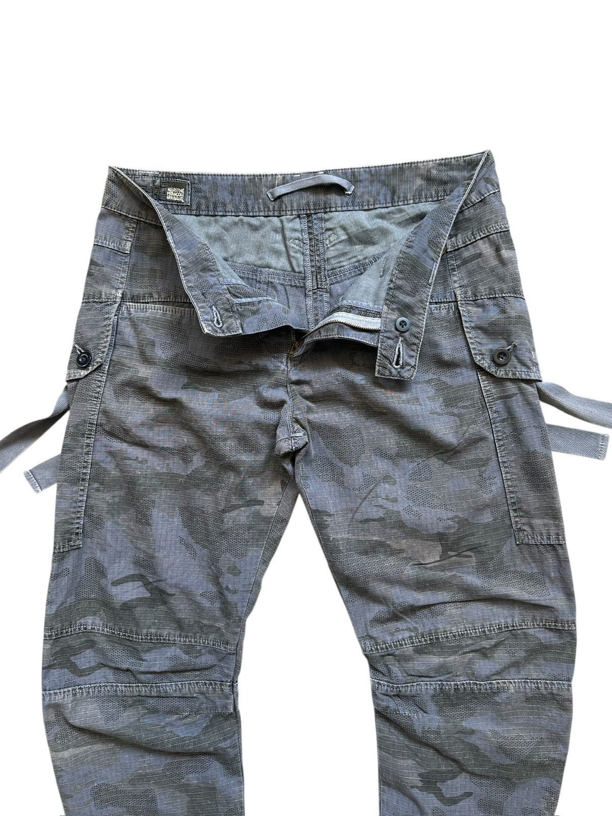 Marithe + Francois Girbaud 2000s MFG camo cargo hybrid quarter pants Size US 33 - 5 Thumbnail