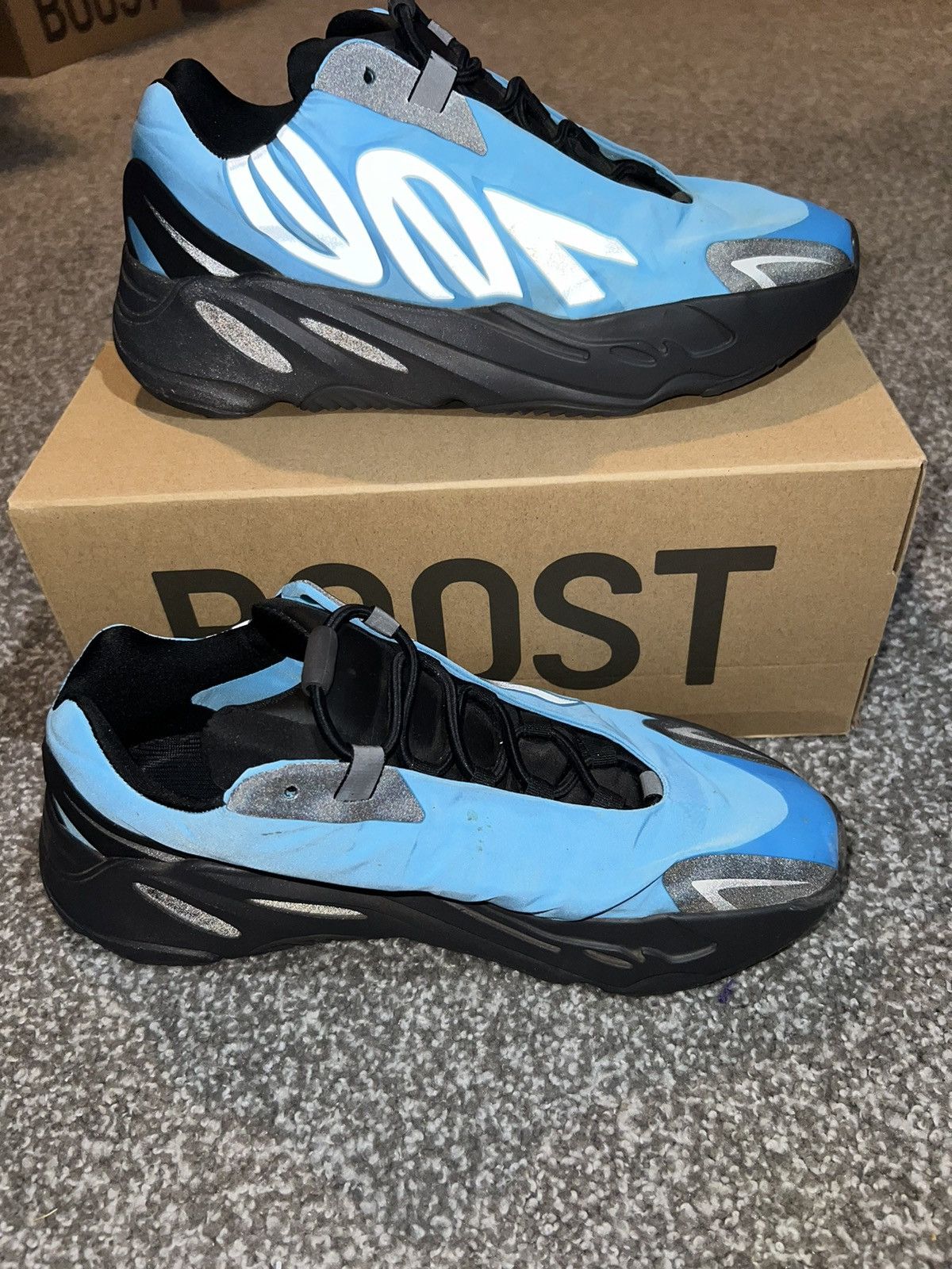 Adidas Adidas Yeezy boost 700 mnvm bright cyan Size US 11 / EU 44 - 2 Thumbnail
