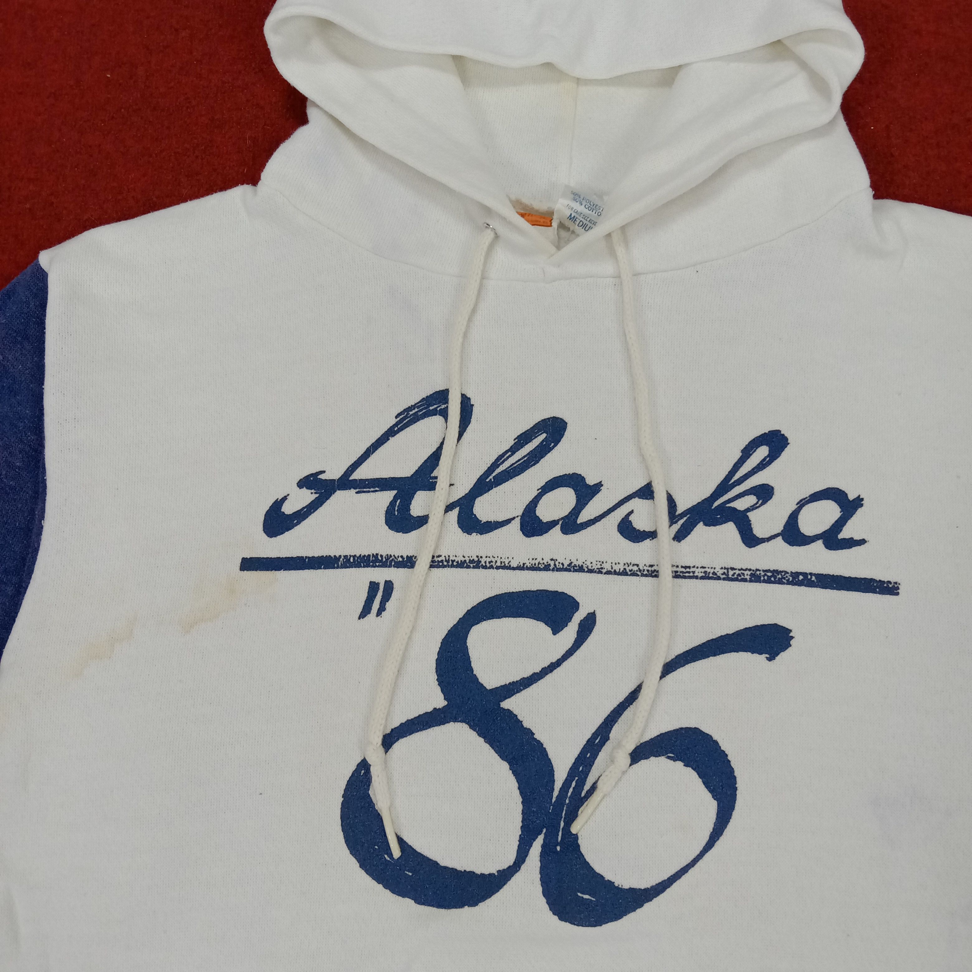 Vintage Alaska 86 Center Design Streetwear Style Vintage Hoodies Size US S / EU 44-46 / 1 - 2 Thumbnail