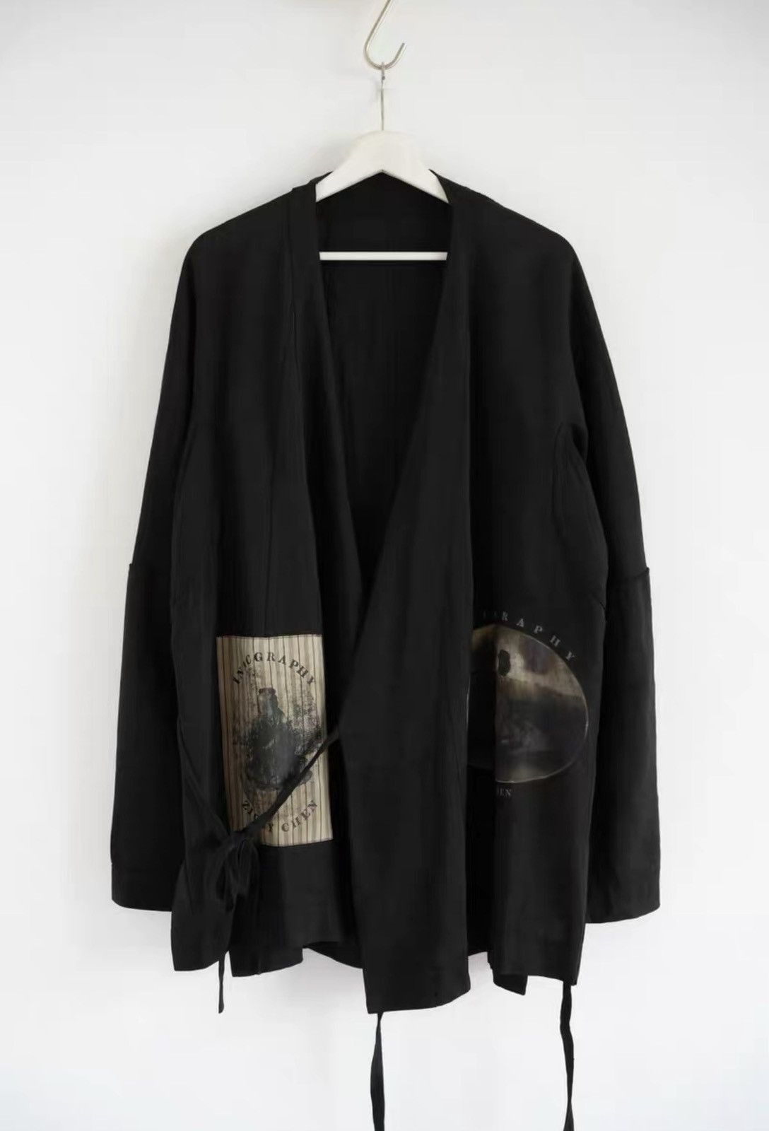 Yohji Yamamoto Black Graphic Patch Wrap Light Jacket Size S Size US S / EU 44-46 / 1 - 1 Thumbnail