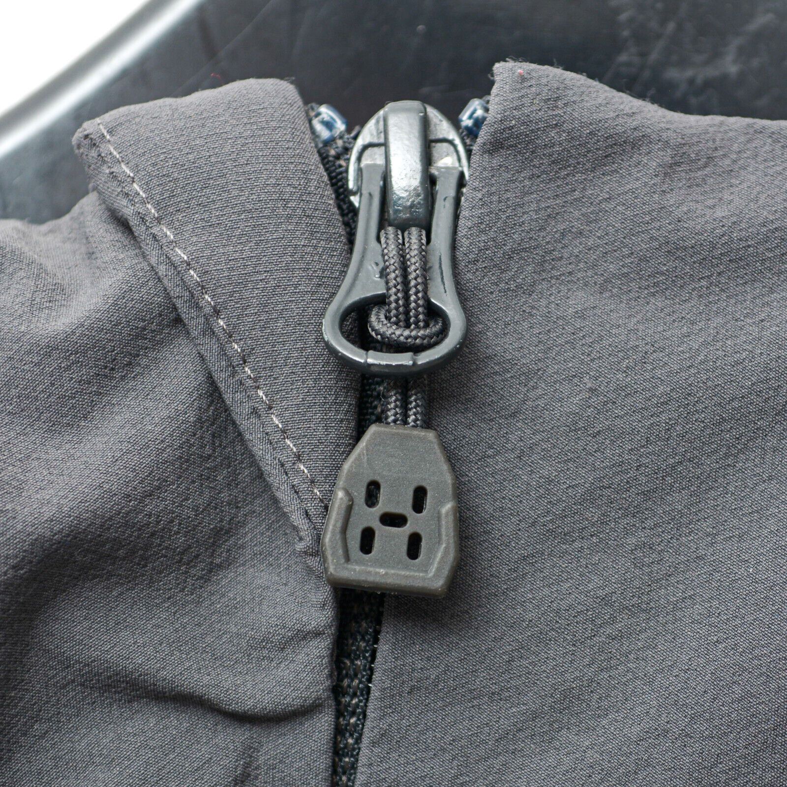 Haglofs Lizard Skarn Shale Grit L Jacket Hooded Run Jog Lightweight Size L / US 10 / IT 46 - 2 Thumbnail