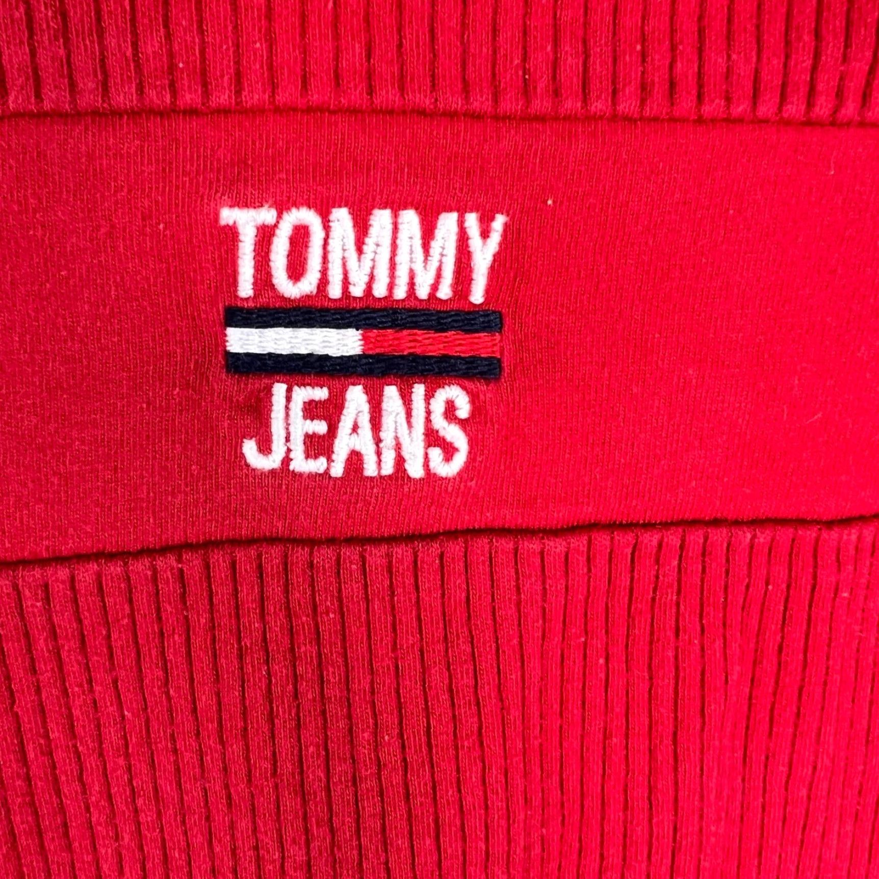 Tommy Hilfiger VINTAGE Tommy Hilfiger Shirt Mens Red Knit Pullover Sweater Long Sleeve Size L Size US L / EU 52-54 / 3 - 2 Thumbnail