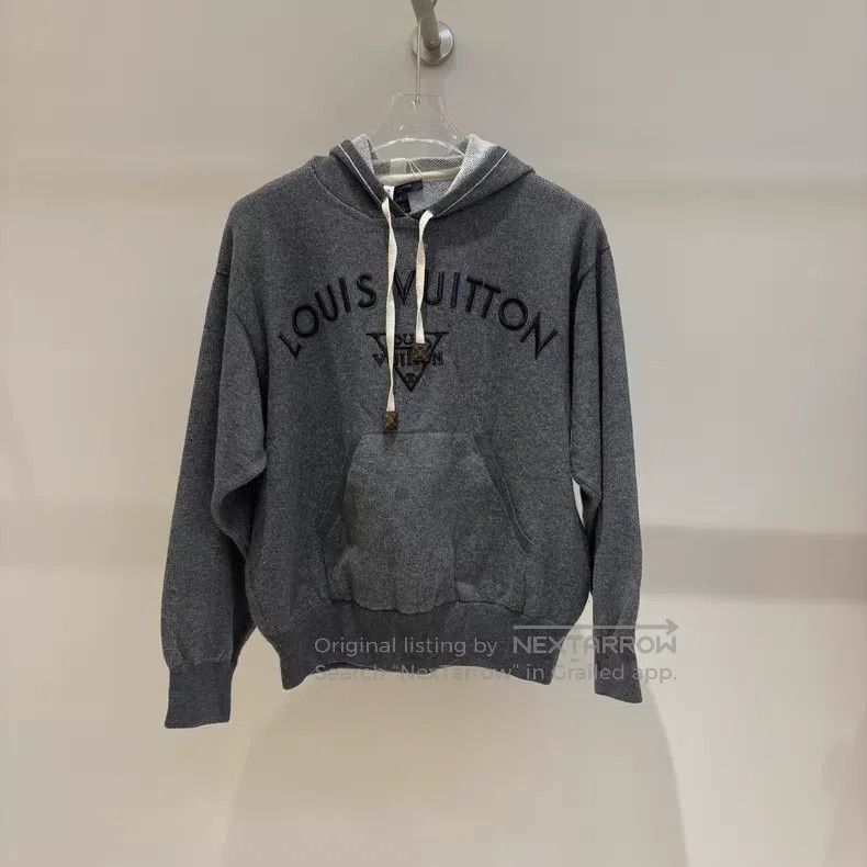 Louis Vuitton Louis Vuitton Cashmere logo embroidered hooded knit sweats Size US S / EU 44-46 / 1 - 1 Thumbnail