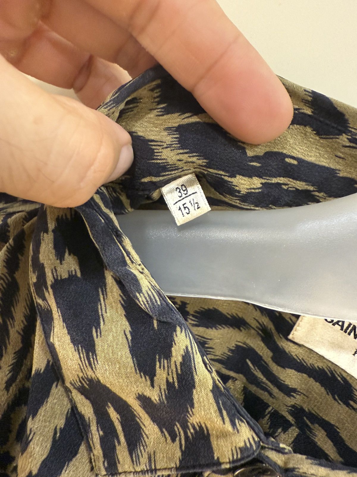 Saint Laurent Paris Leopard print silk shirt size 39 Size US M / EU 48-50 / 2 - 6 Thumbnail