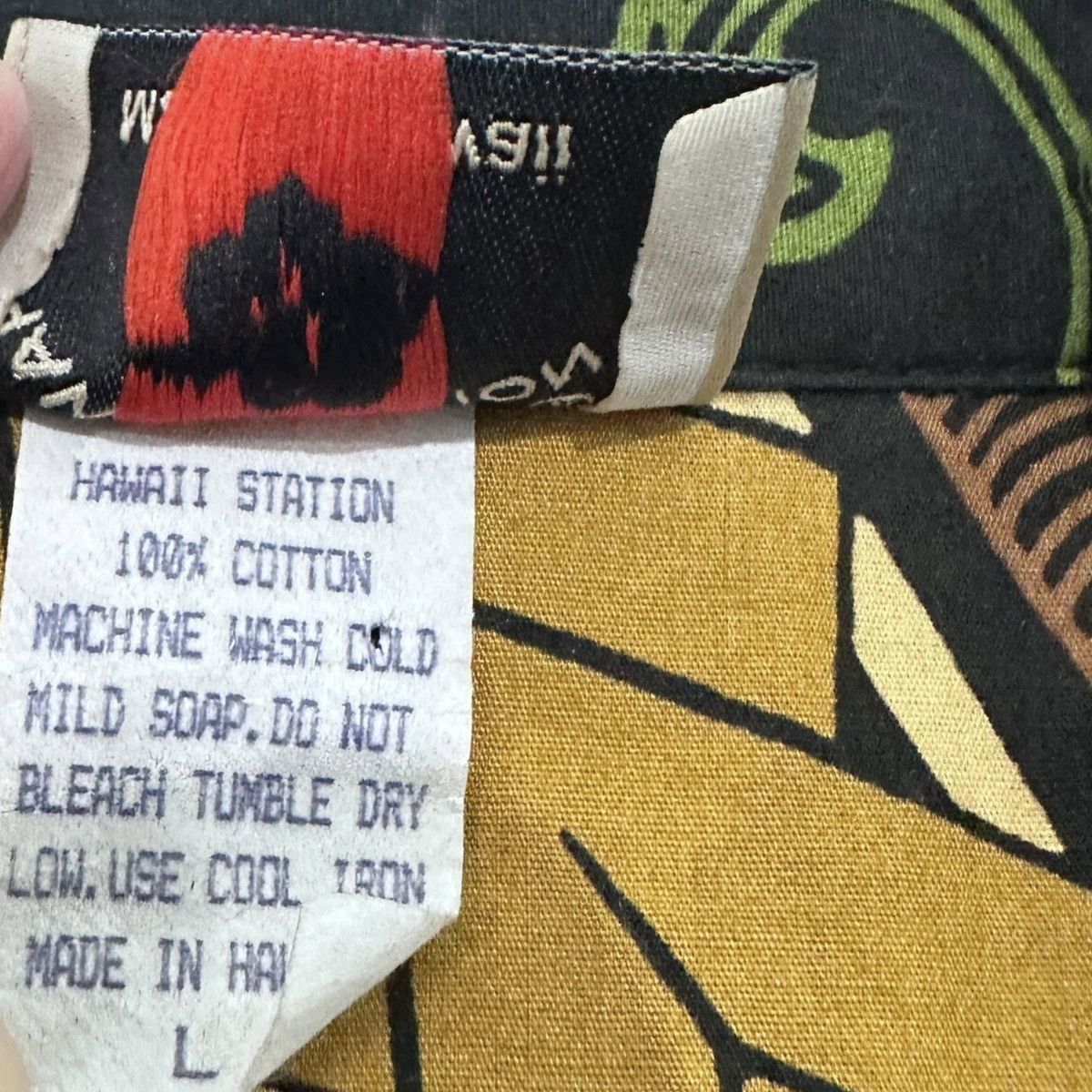 Other Vintage Hawaii Turtle Tiki Tribal Tropical Vacation Resort Size US L / EU 52-54 / 3 - 6 Thumbnail