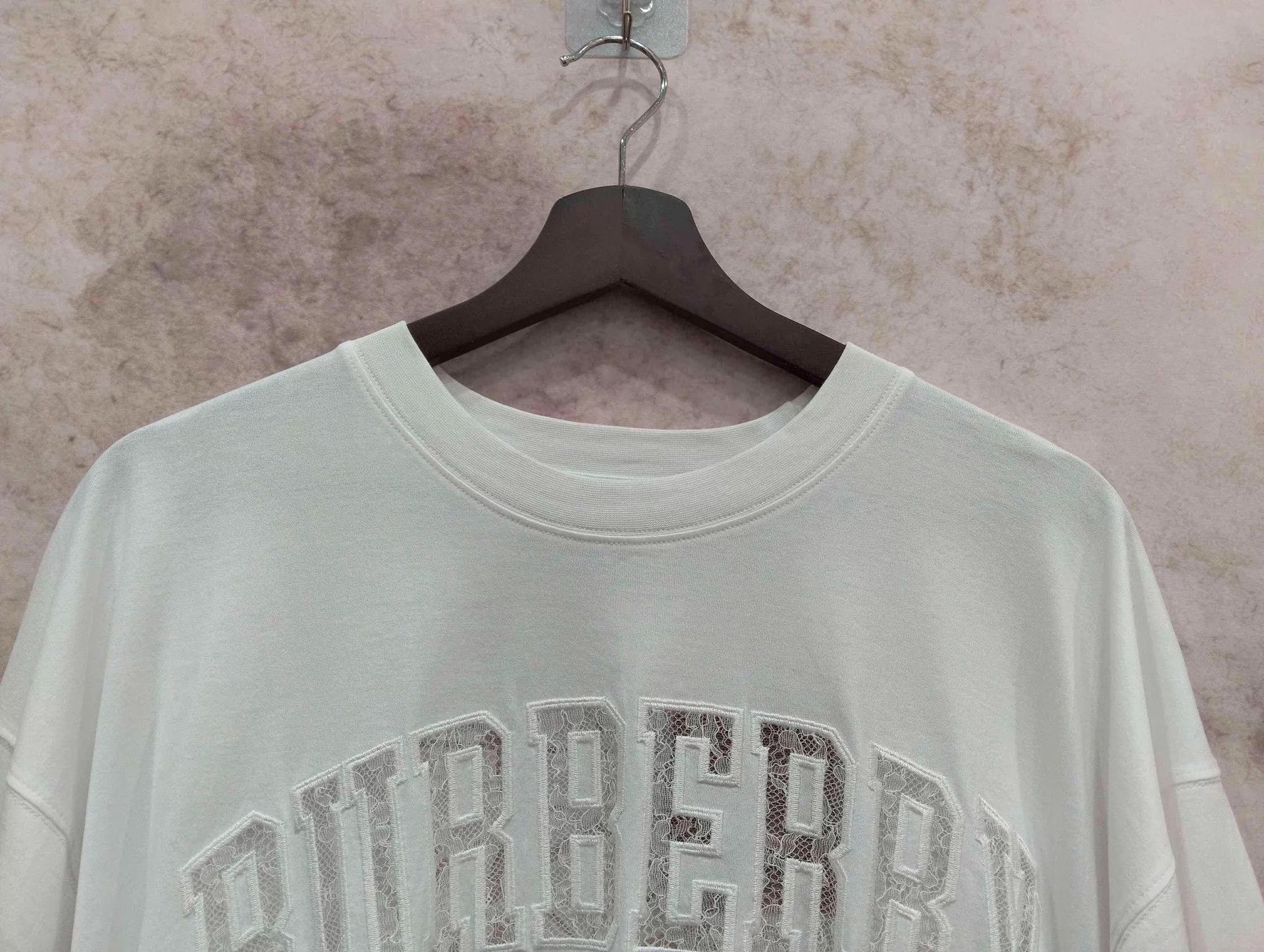 Burberry Burberry Lace Letter Short Sleeve L Size US L / EU 52-54 / 3 - 8 Thumbnail