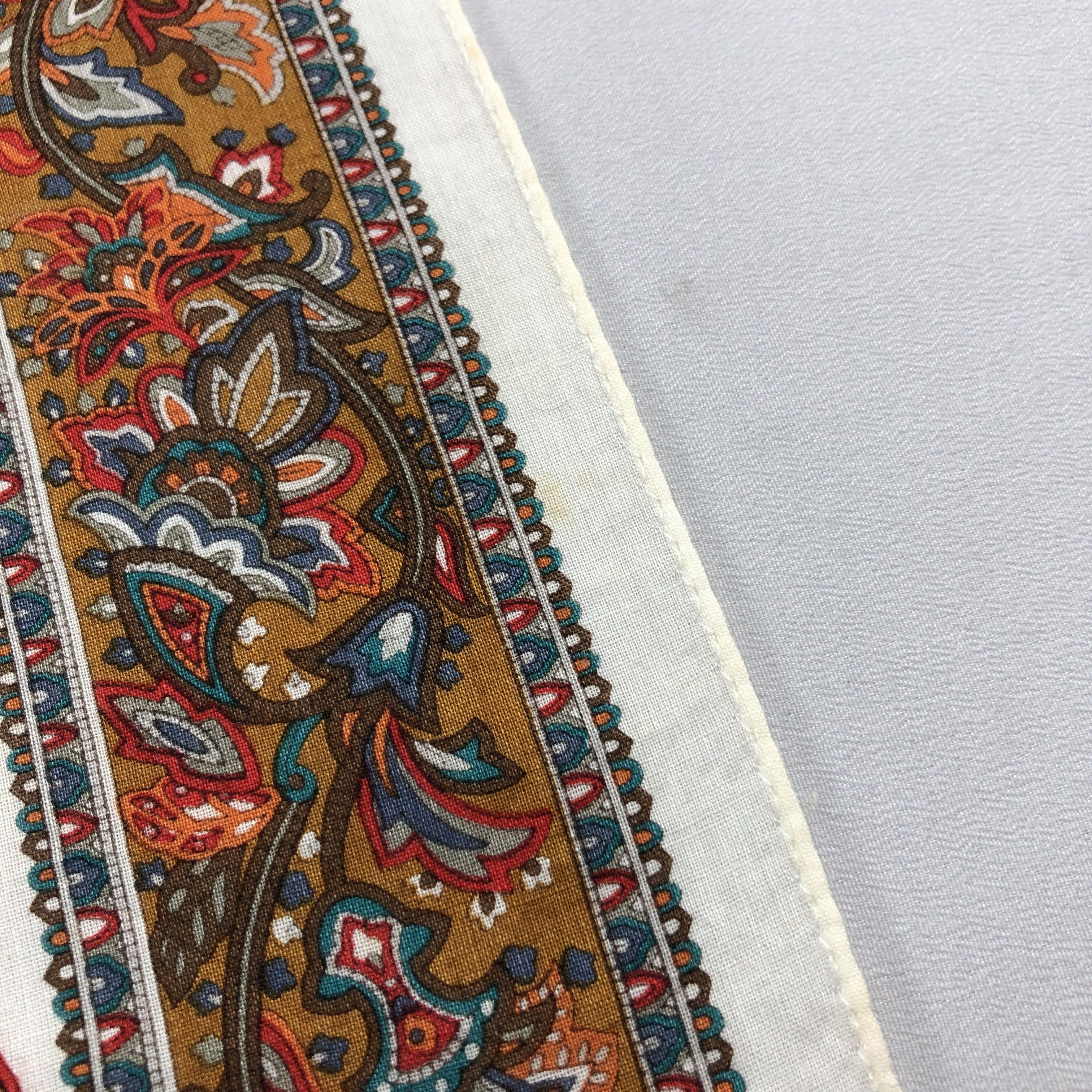 Yves Saint Laurent YSL Floral Handkerchief Neckerchief Bandana H3046 Size ONE SIZE - 9 Thumbnail