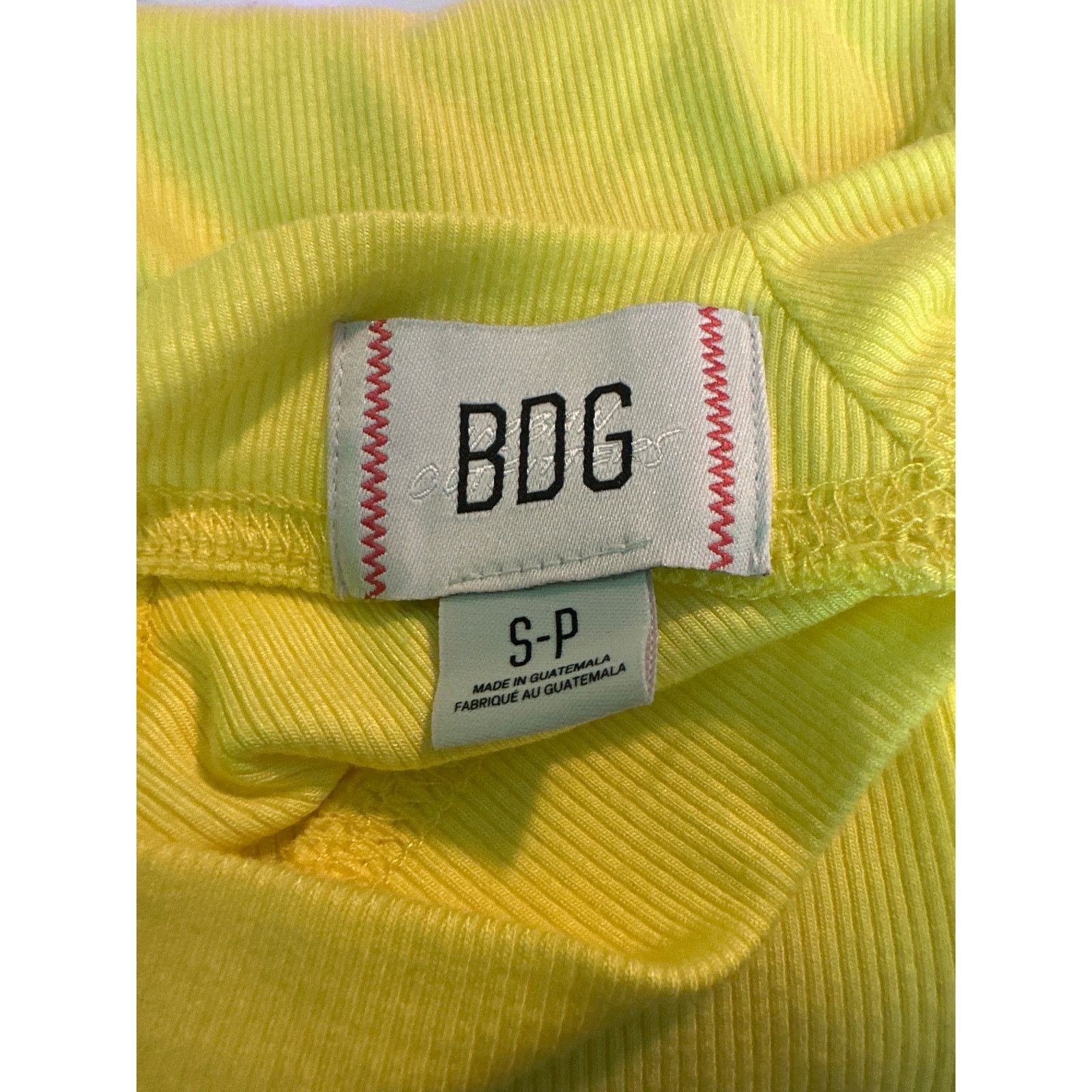 Bdg BDG yellow knit short sleeves v neck fitted top size Small Size S / US 4 / IT 40 - 3 Thumbnail