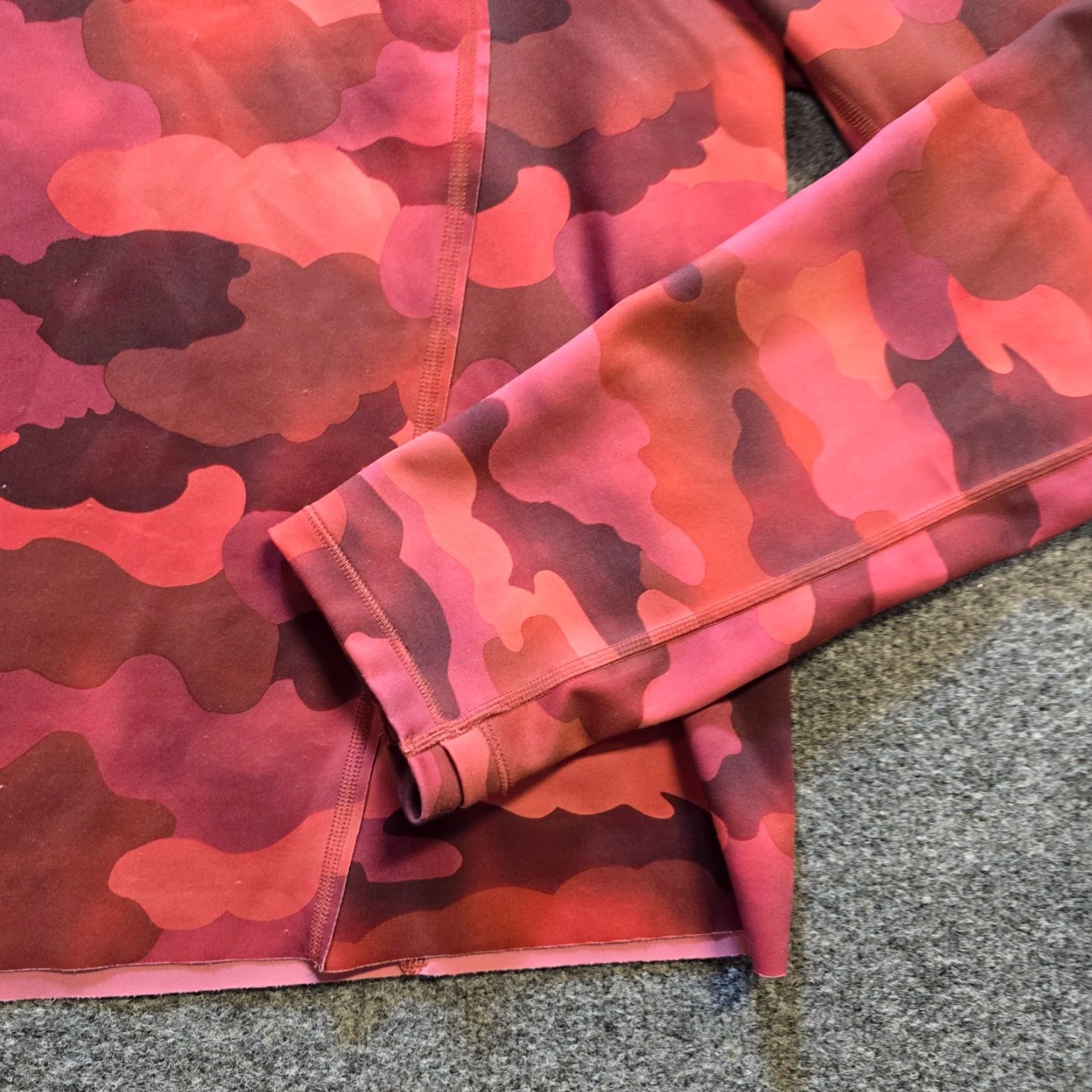 Athleta Athleta Hoodie Women XL Red Camo Performance Crop Casual Comfort Size XL / US 12-14 / IT 48-50 - 3 Thumbnail
