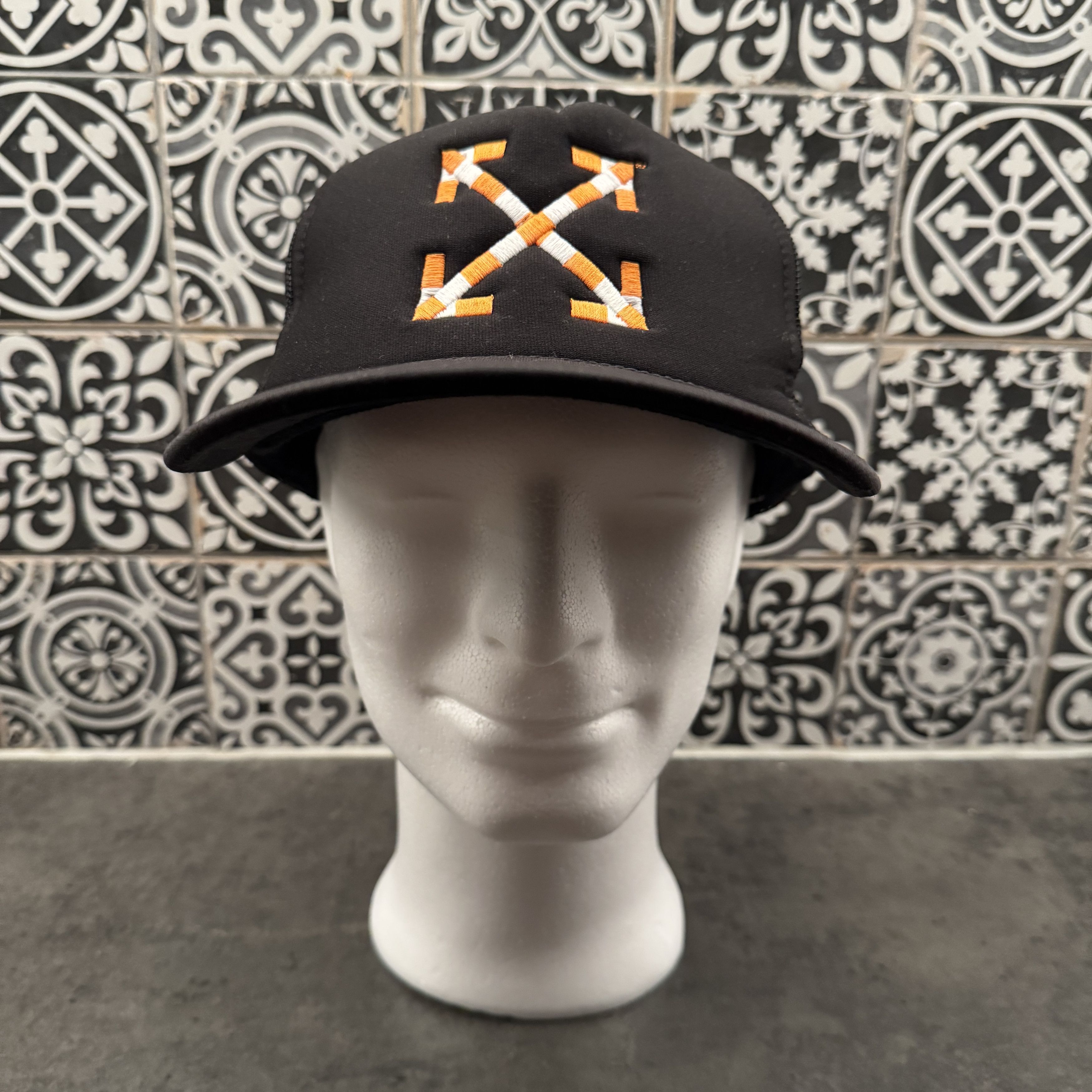 Virgil Abloh VIRGIL ABLOH X MCA Figures of Speech Arrows Trucker Hat Size ONE SIZE - 2 Thumbnail