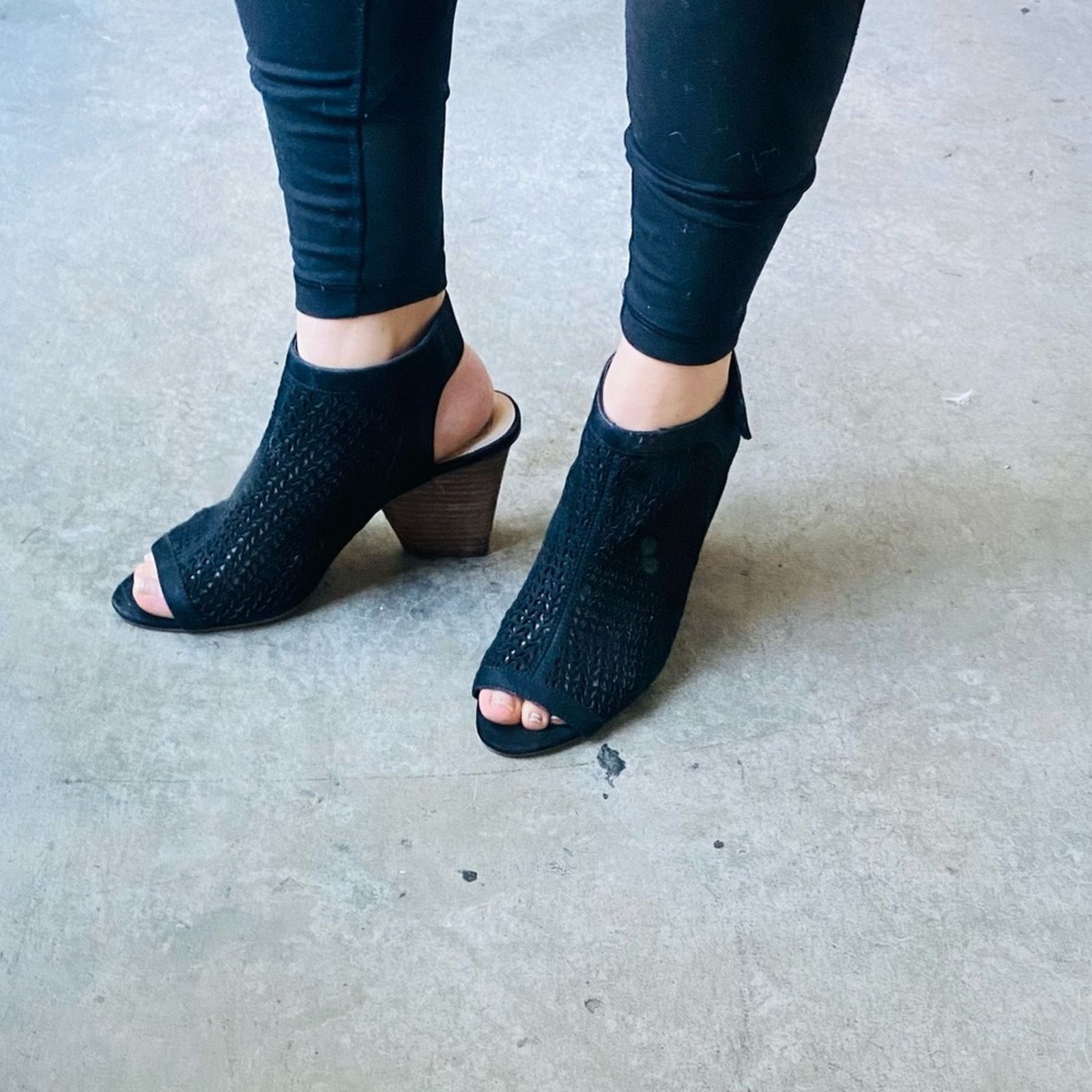 Vince Camuto VINCE CAMUTO Black Leather Slingback Open Toe Sandals Heel Size US 10 / IT 40 - 14 Thumbnail