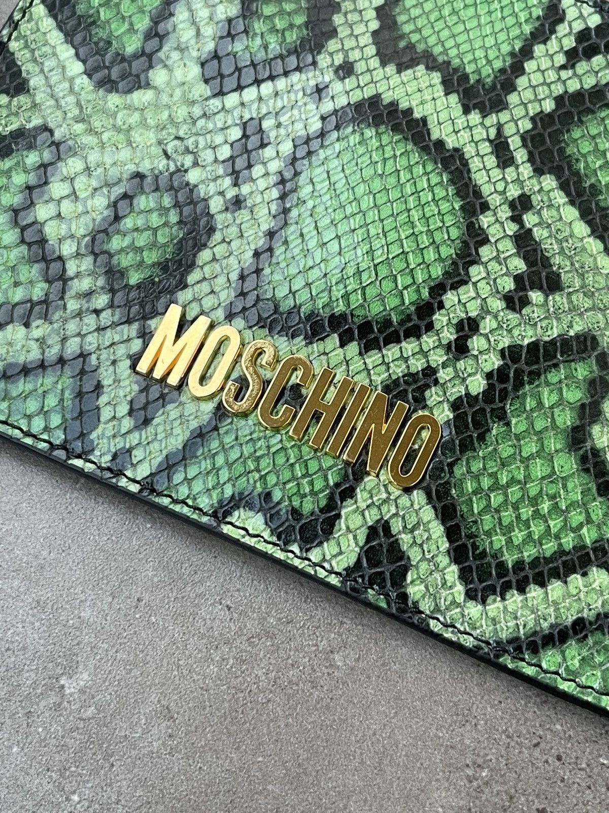 Moschino !DS! SS23 Moschino Snake Skin Pattern Leather Clutch Pouch Size ONE SIZE - 7 Thumbnail