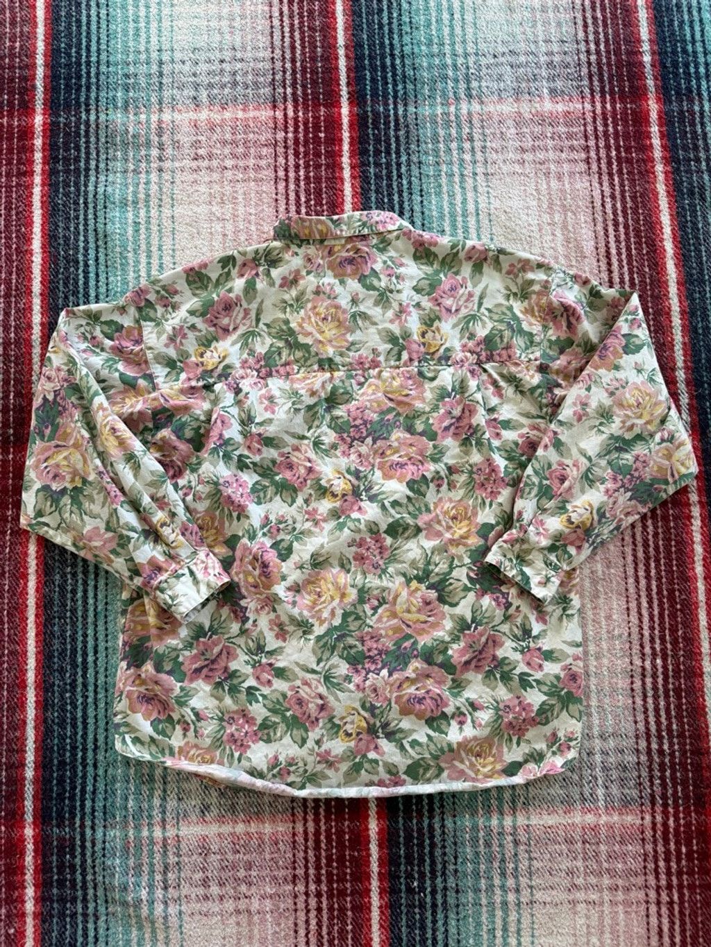 Eddie Bauer × Vintage Vintage Women's Eddie Bauer Floral Button Down Shirt L White Size L / US 10 / IT 46 - 3 Thumbnail