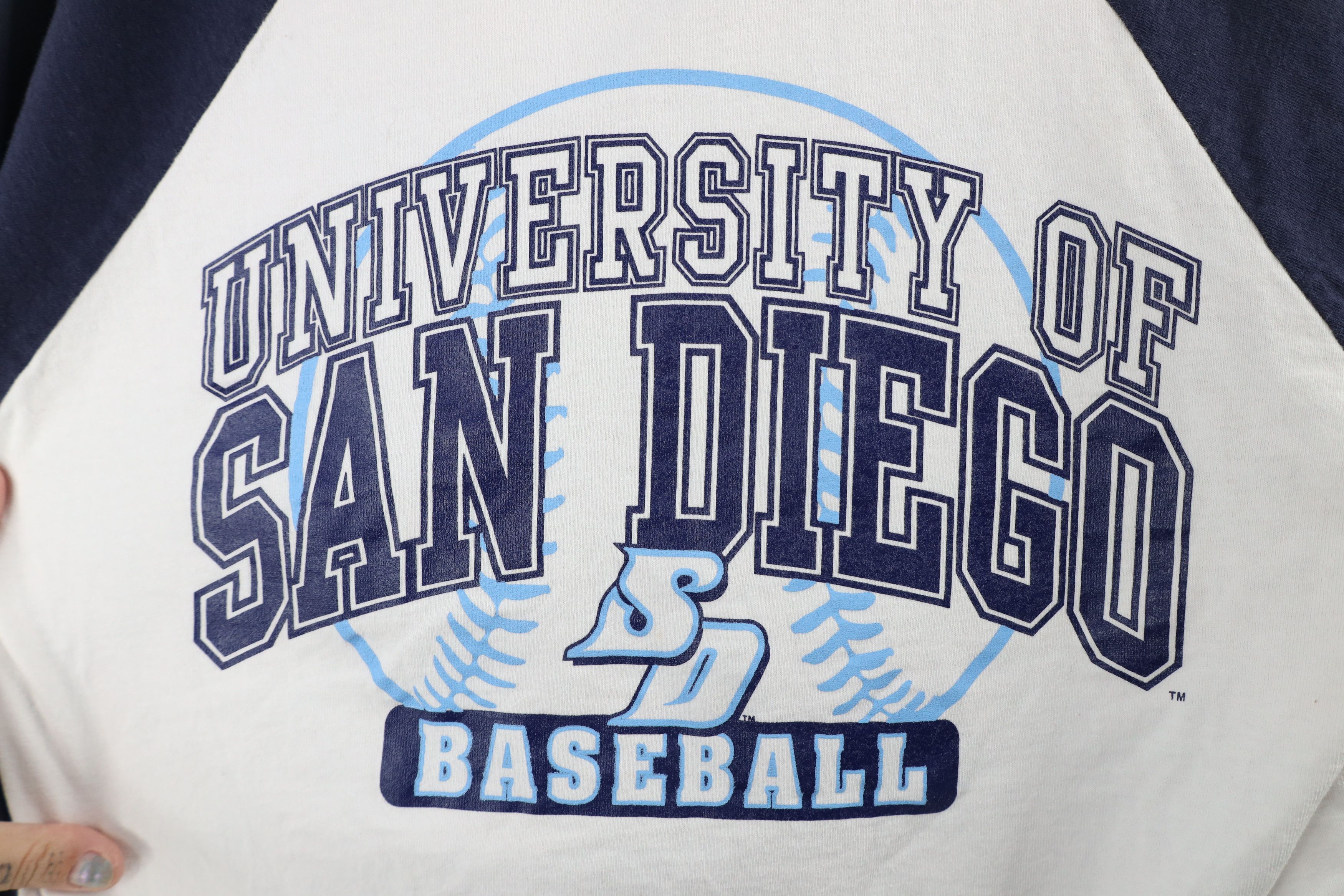 Vintage Vintage 90s University Baseball 3/4 Sleeve Raglan T-Shirt Size US M / EU 48-50 / 2 - 6 Thumbnail
