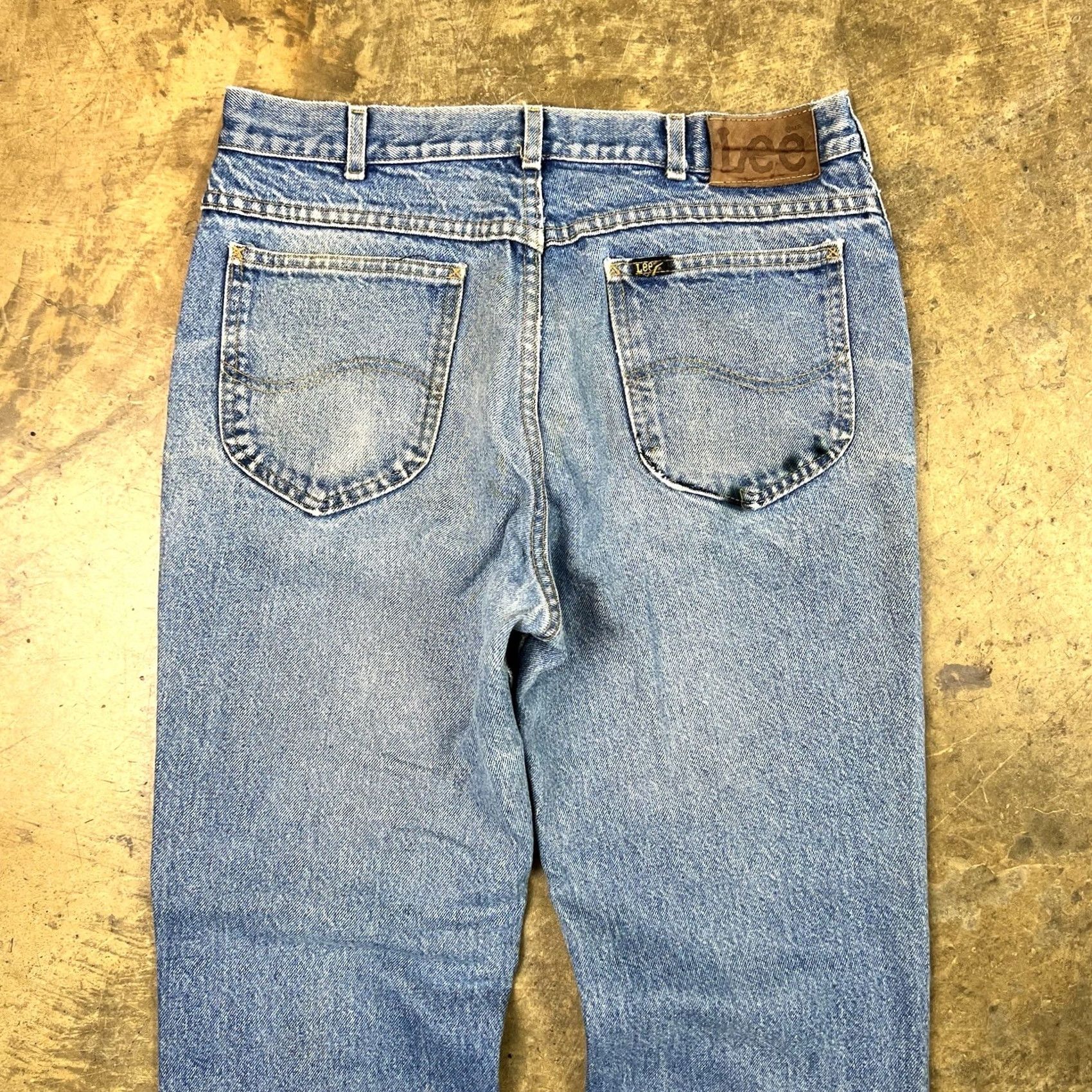Lee VINTAGE Lee Jeans Womens 90s High Waist Straight Blue Denim 31x30 Meas 31x30 Sex? (remove) Size 24" / US 00 / IT 34 - 7 Thumbnail